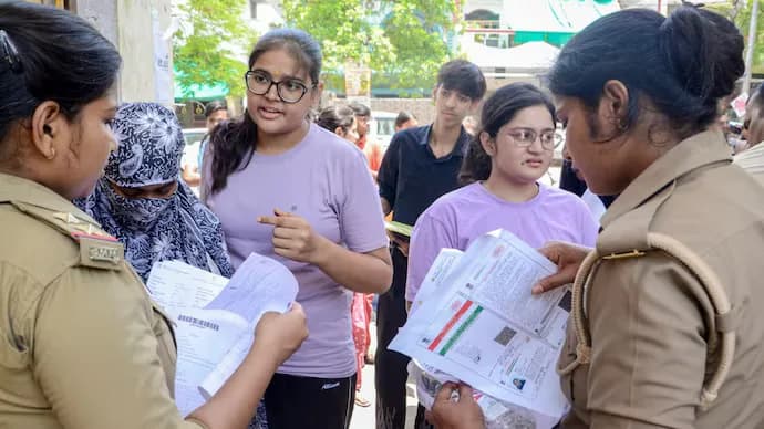 నీట్ యూజీ పరీక్ష రద్దు