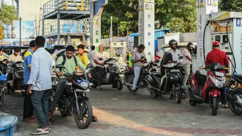 మళ్లీ పెట్రో బాదుడు.. రెండు వారాల్లో 4వ సారి పెంపు