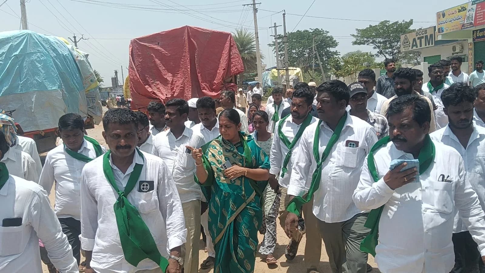 రైతులపై కాంగ్రెస్ ప్రభుత్వం కపట ప్రేమ: సునీతా లక్ష్మారెడ్డి