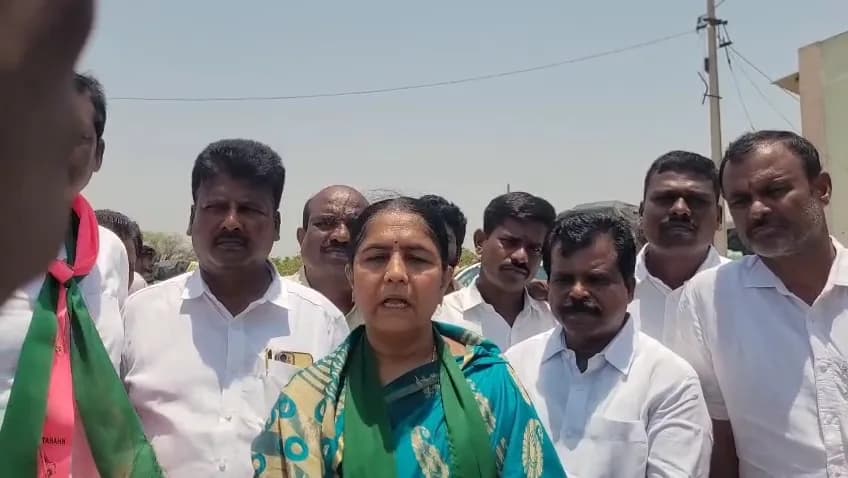 రైతులపై కాంగ్రెస్ ప్రభుత్వం కపట ప్రేమ: సునీతా లక్ష్మారెడ్డి