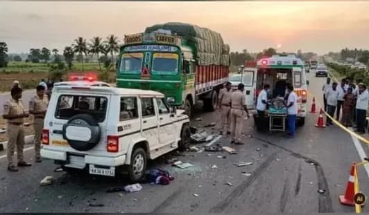 నేషనల్ హైవేపై యాక్సిడెంట్.. ముగ్గురు స్పాట్డెడ్