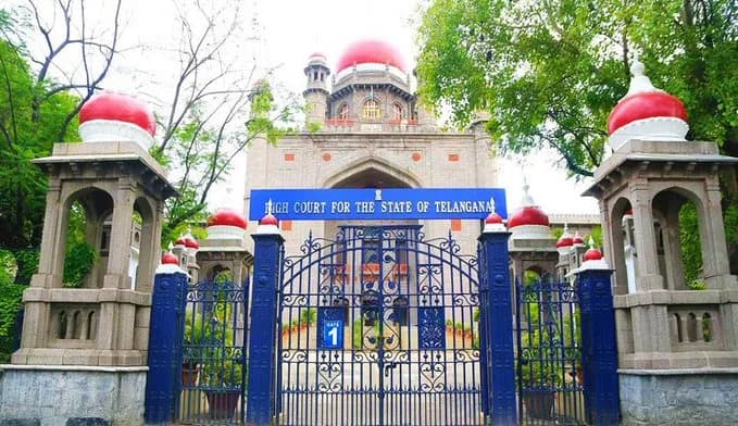 జనసేన చీఫ్ పవన్ కళ్యాణ్ కు హైకోర్టులో షాక్!