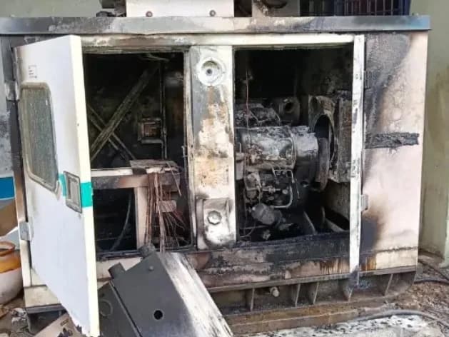 జనరేటర్ పేలి బ్యాంక్లో మంటలు