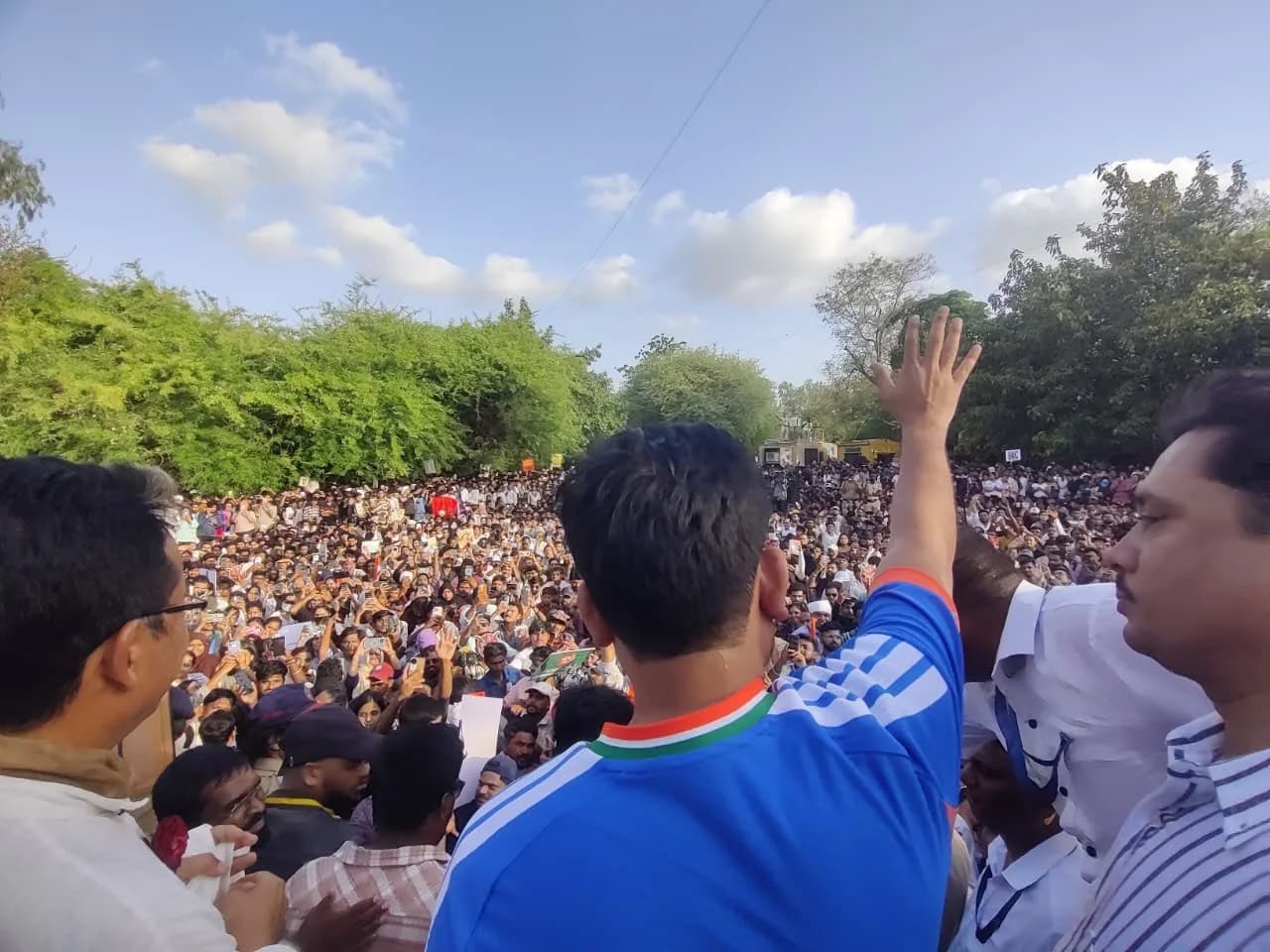 పూణేలో అభిజీత్ దిప్కే, సోనమ్ వాంగ్చుక్ ఎంట్రీ!