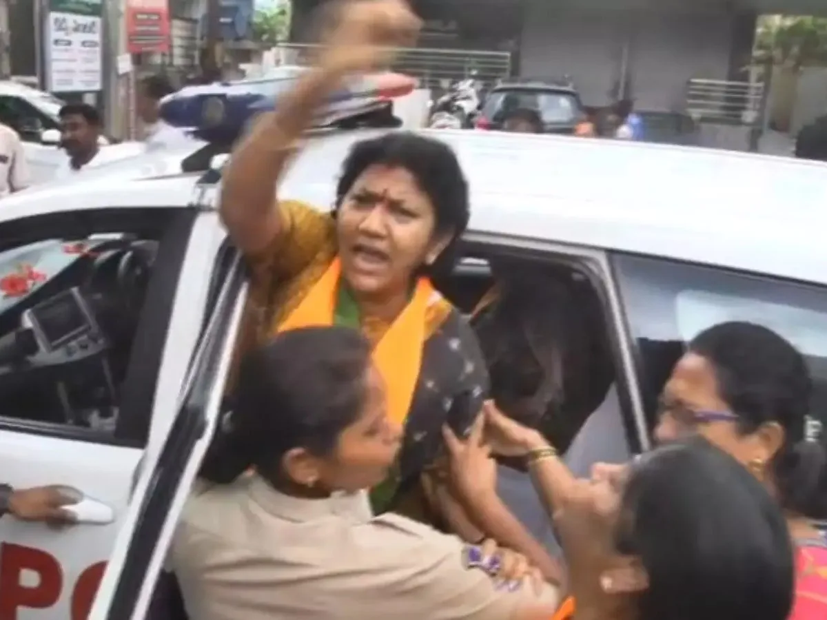 KUDA ఆఫీస్ ముట్టడి.. హన్మకొండలో ఉద్రిక్తత