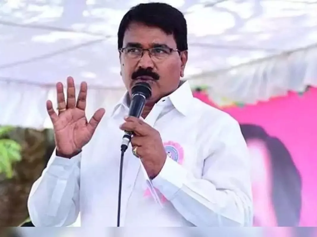అవగాహనా రాహిత్యంతో SBI భూములు వేలం