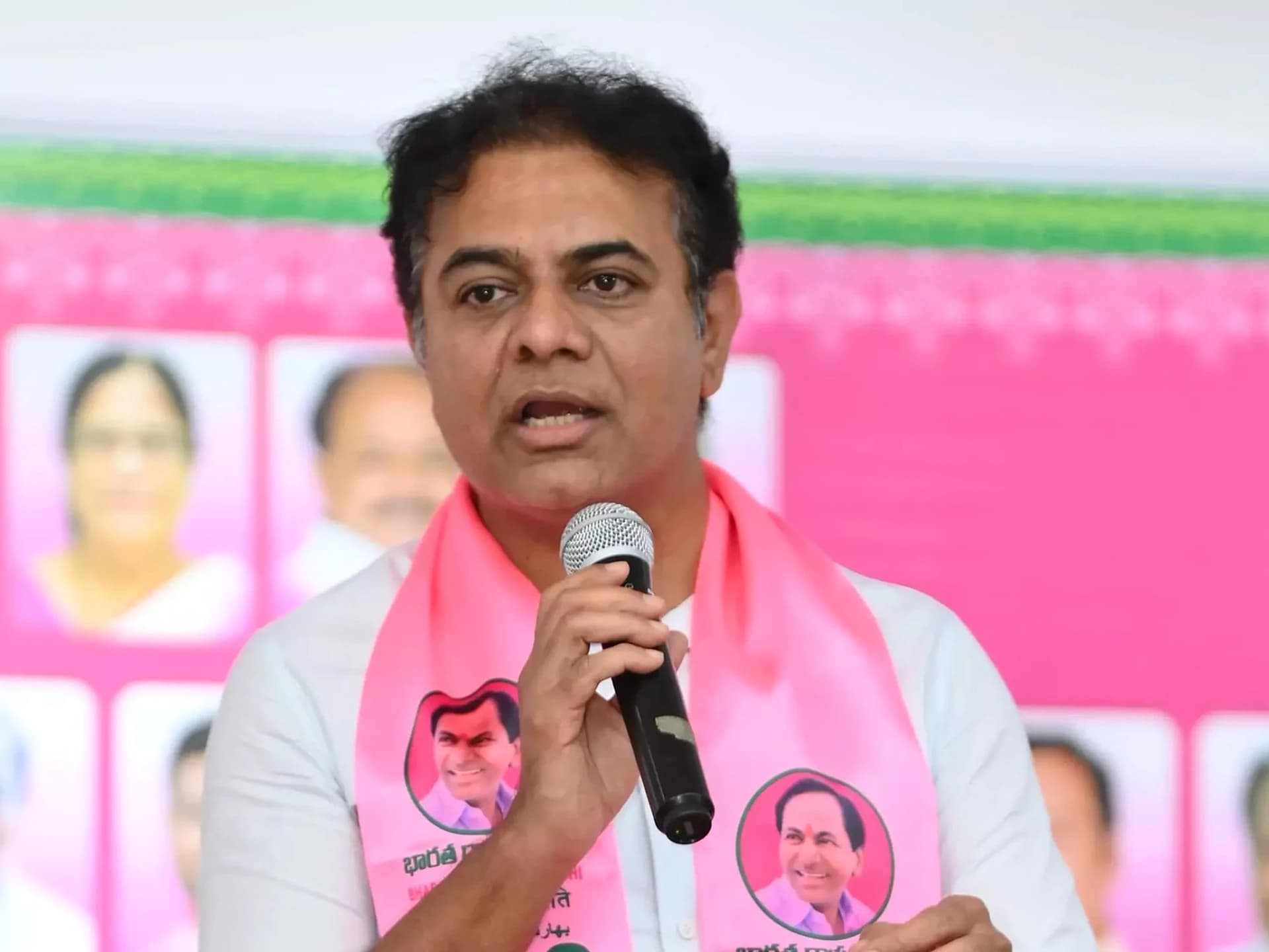 రేవంత్ రెడ్డి ఆరిపోయే దీపం: KTR