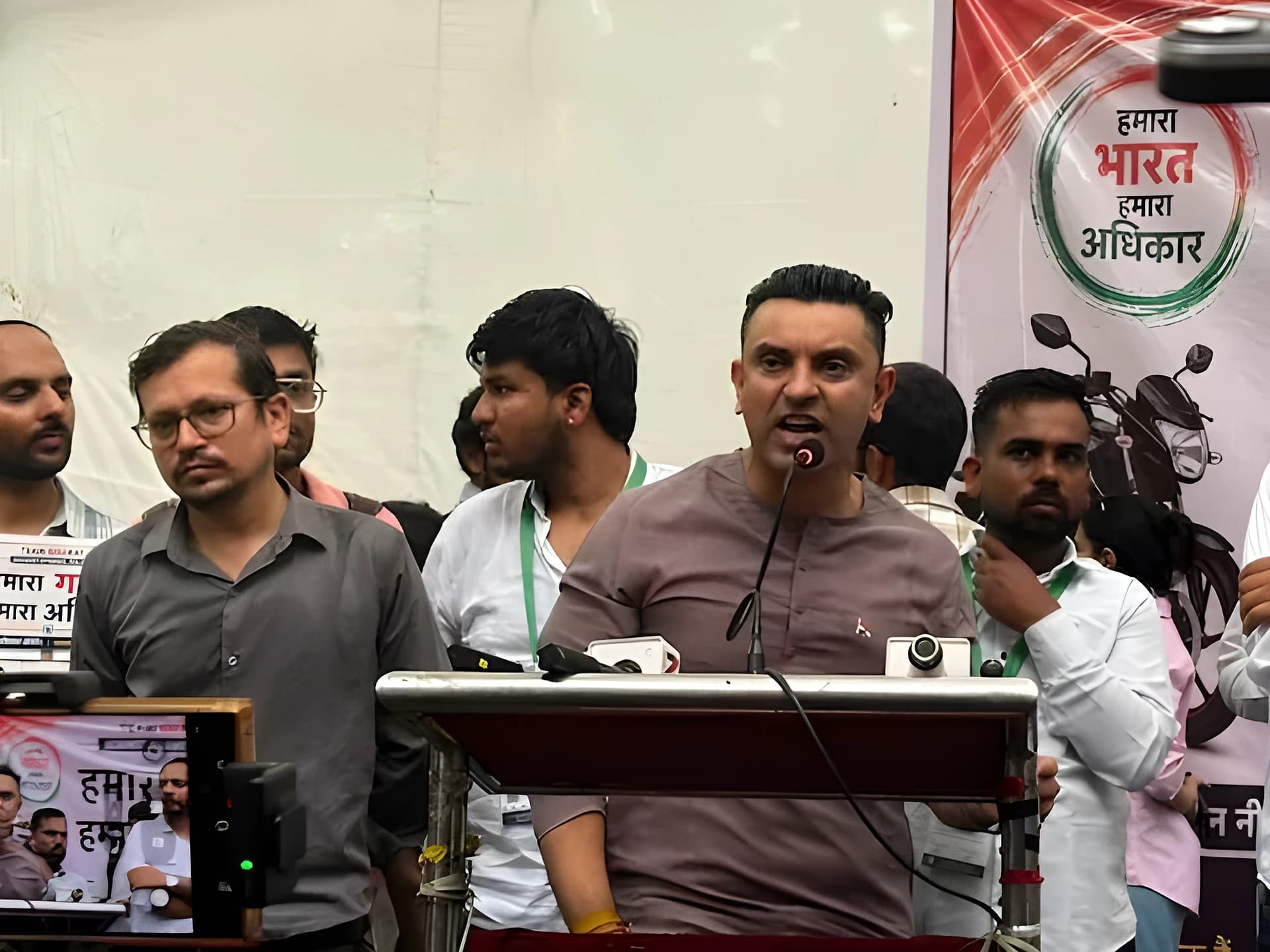 E20 పెట్రోల్ పై ఢిల్లీలో వాహనదారుల నిరసనలు !