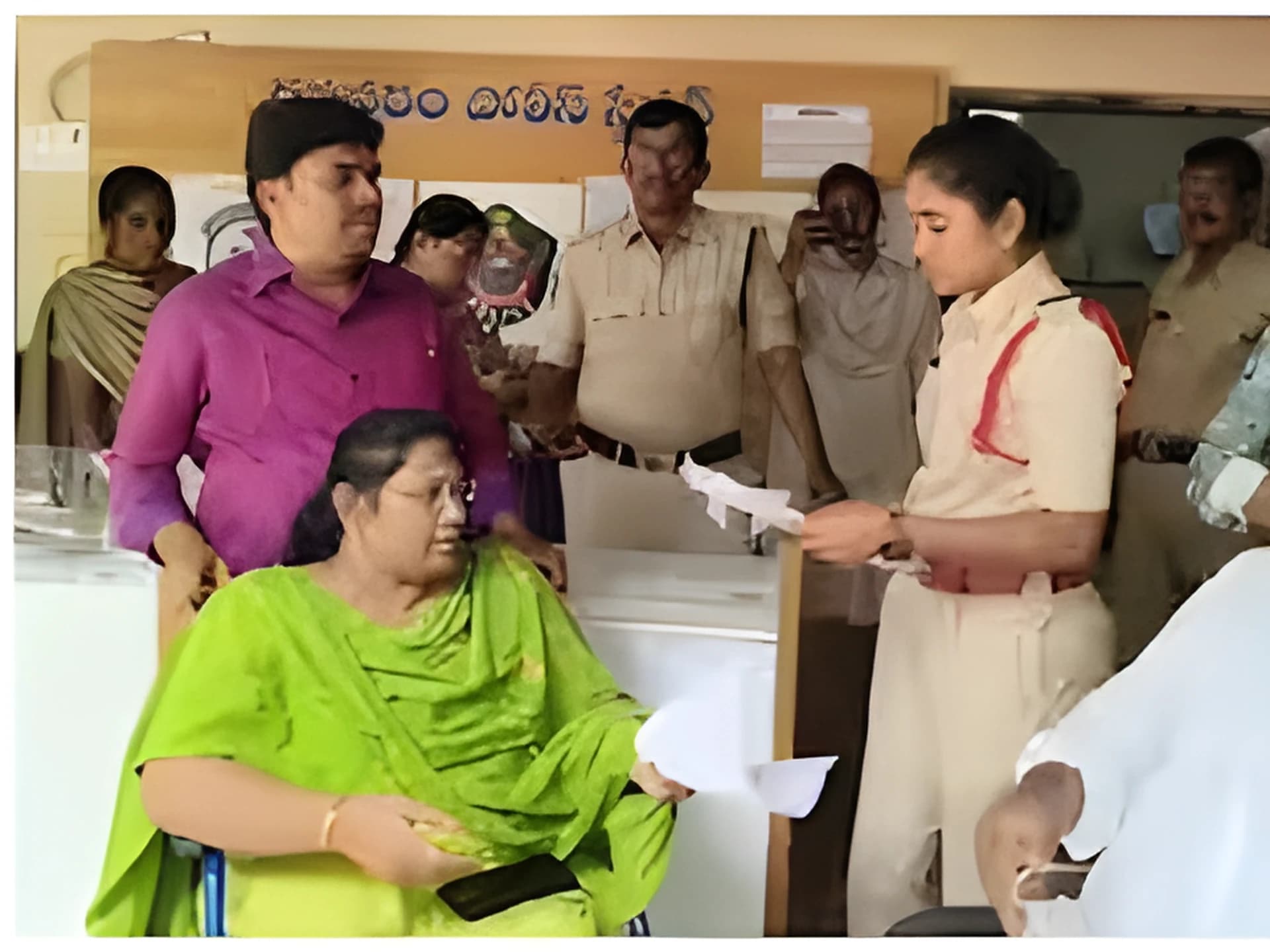 పవన్ కళ్యాణ్పై పోలీసులకి సుగాలి ప్రీతి తల్లి కంప్లైంట్!