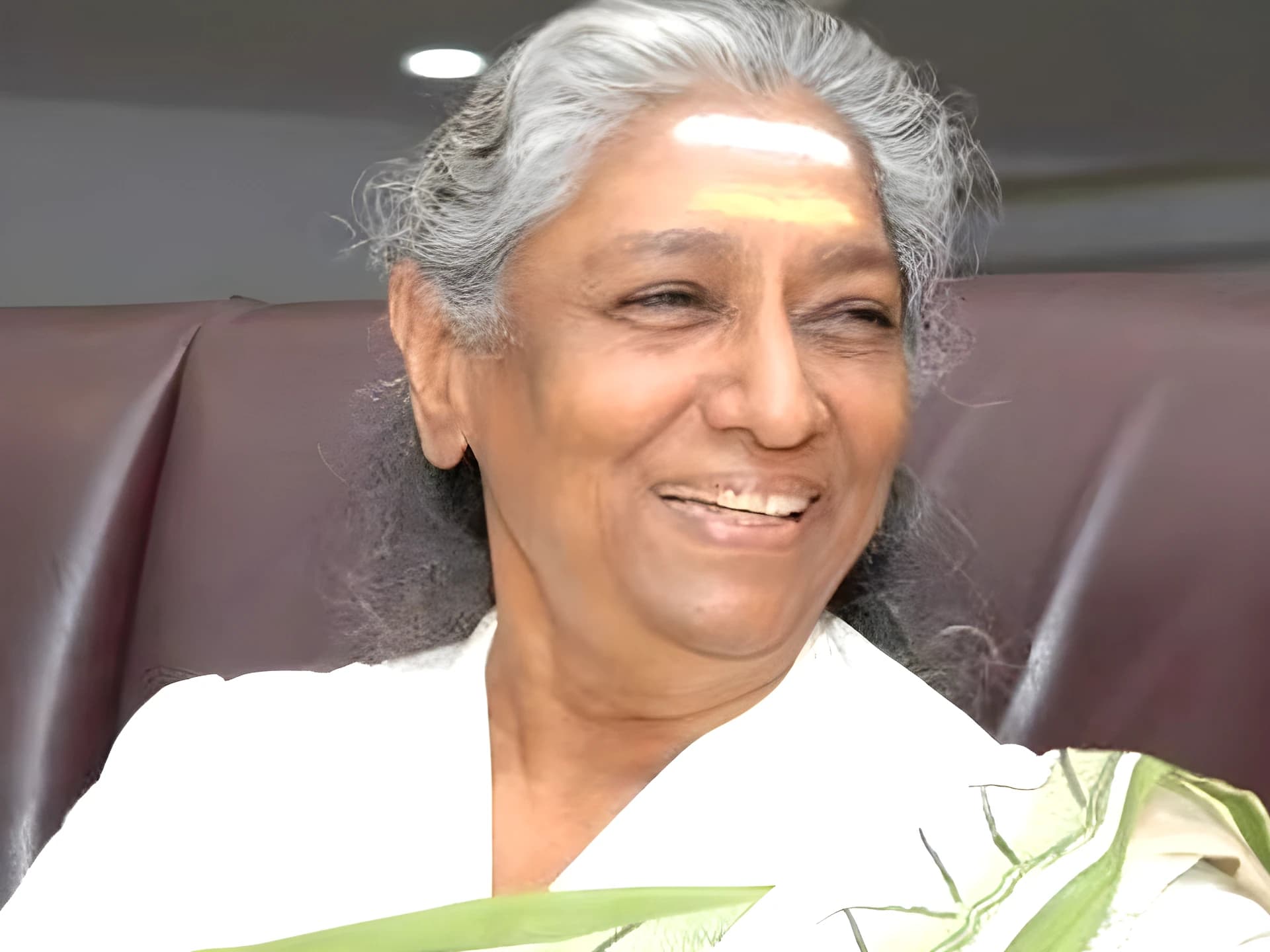 సింగర్ ఎస్. జానకి కన్నుమూత!