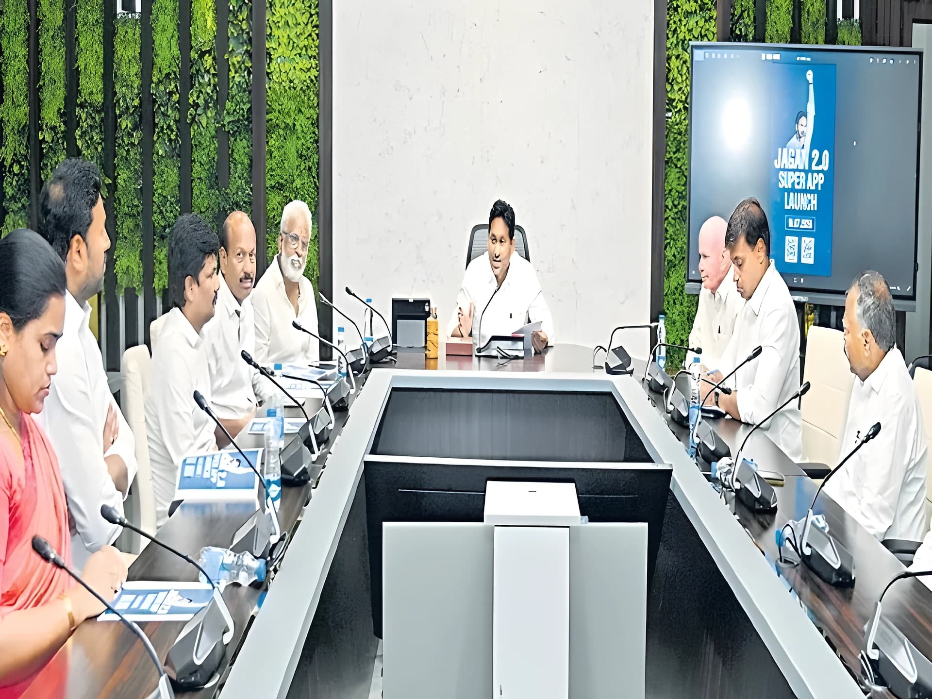ప్రజాసమస్యలపై పార్లమెంట్లో గళమెత్తండి