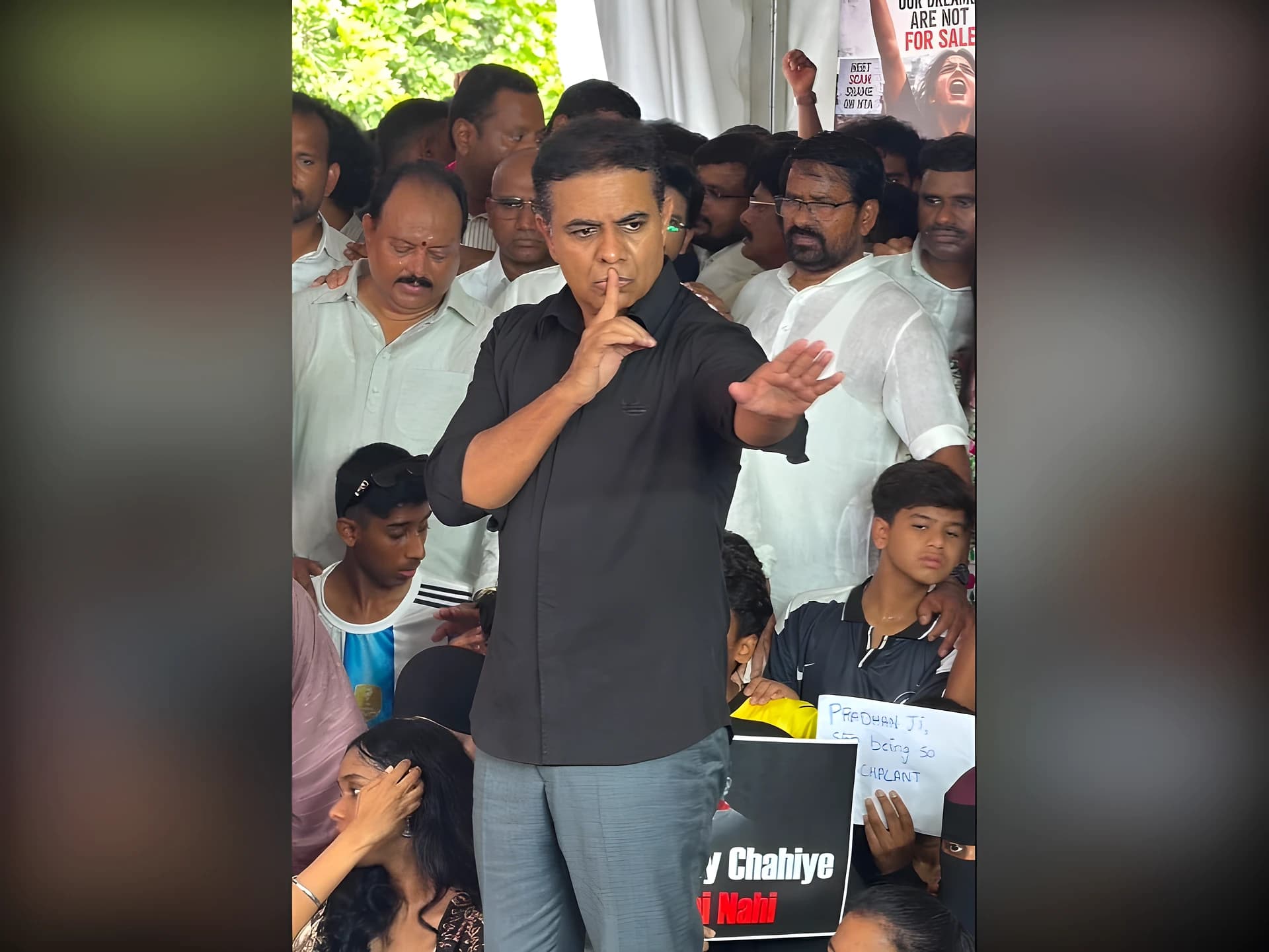 నీట్ బాధితులకు మద్దతుగా కేటీఆర్