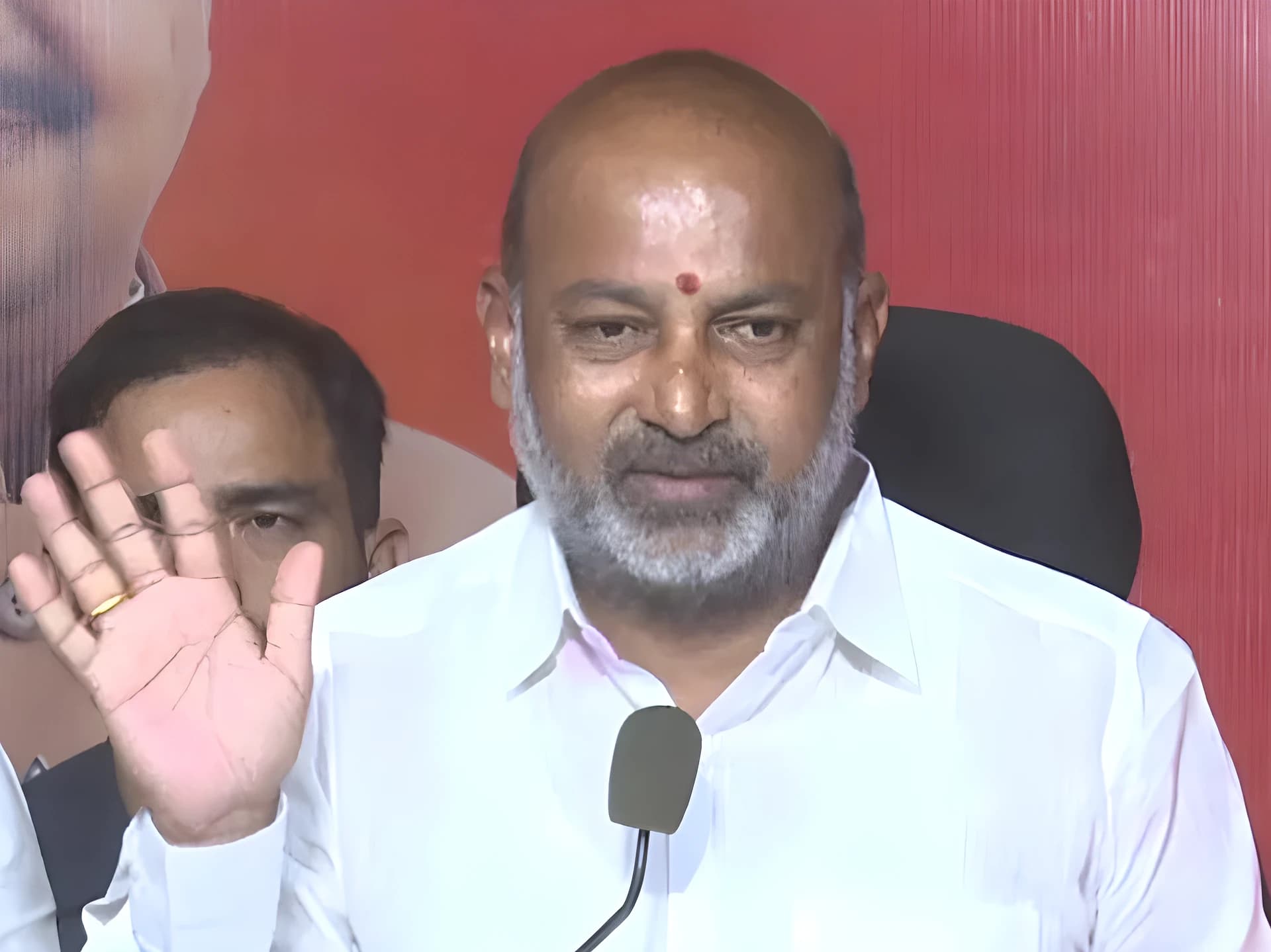 నీట్ ఆందోళనల్లో దేశ వ్యతిరేక శక్తులు: బండి సంజయ్