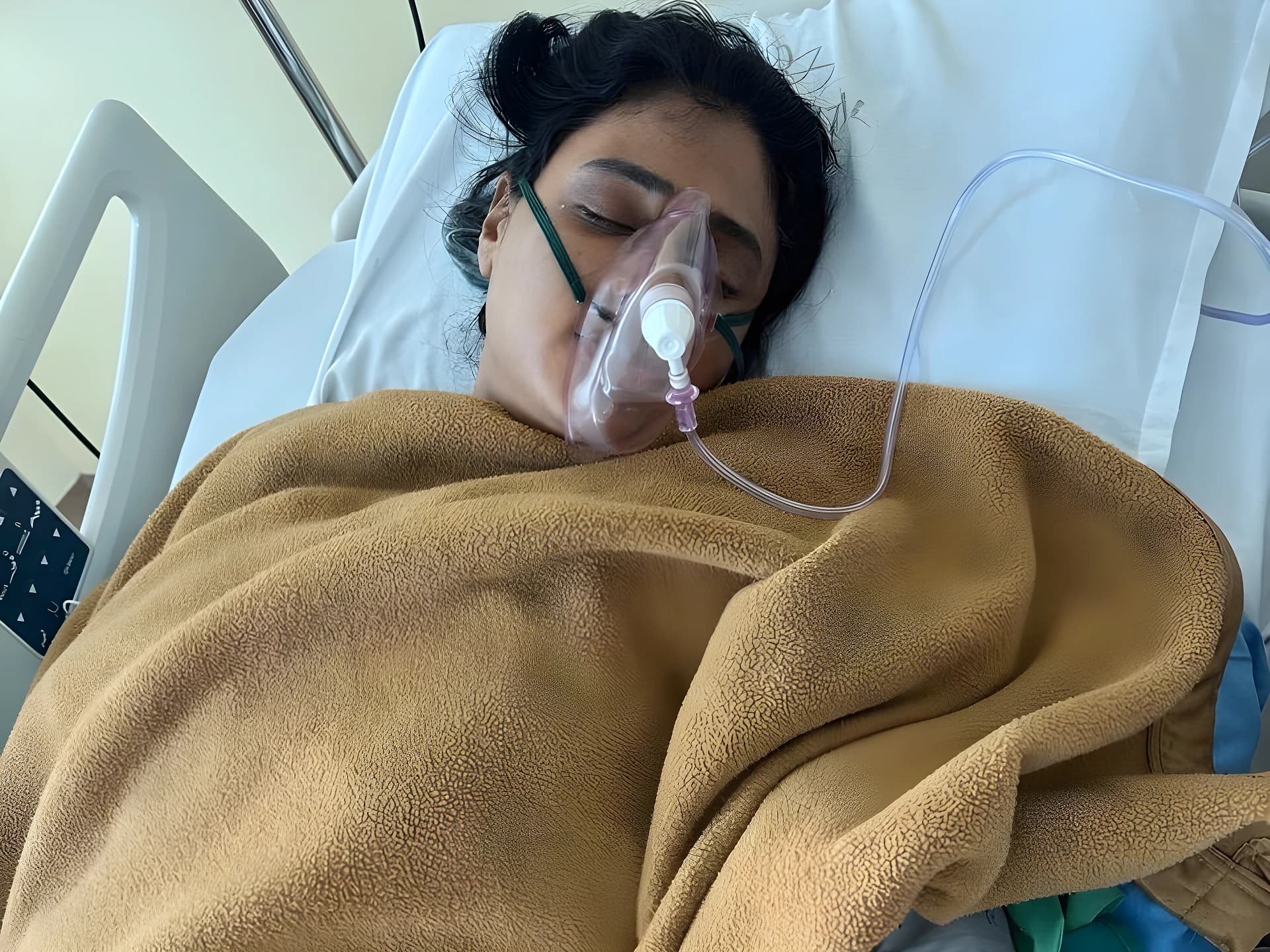 ఆస్పత్రిలో చేరిన YS షర్మిల