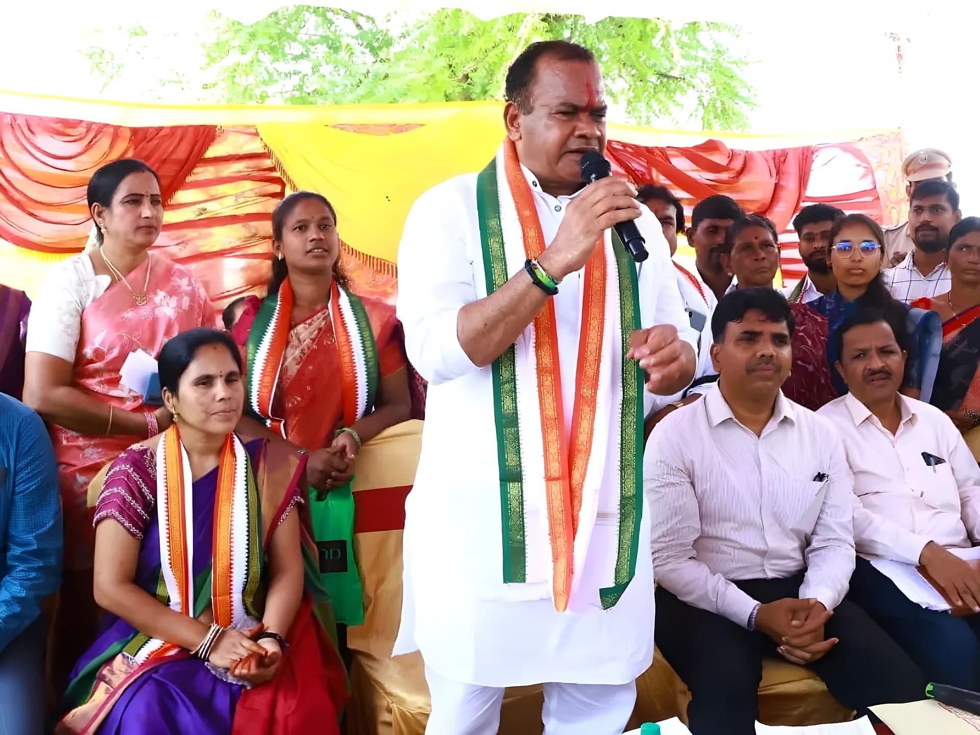 భారీ మెజార్టీ ఇస్తేనే పోటీ.. లేదంటే నో: కోమటిరెడ్డి