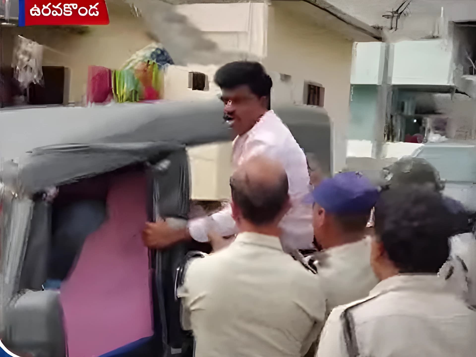 ఉరవకొండలో ఉద్రిక్తత.. గుంతకల్లో సెక్షన్ 30 అమలు