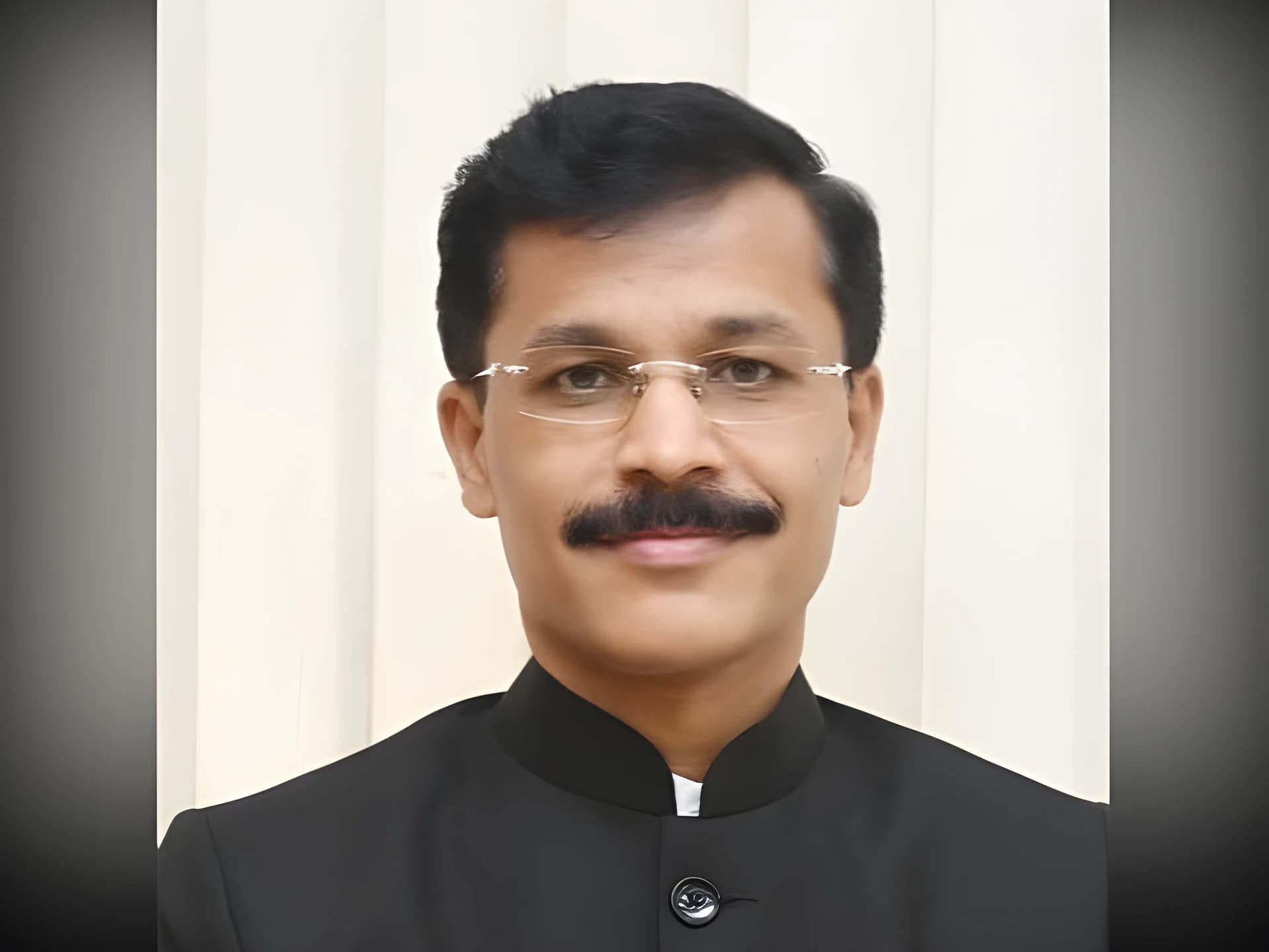 25 బదిలీలు.. వెనక్కి తగ్గని తుకారాం ముండే