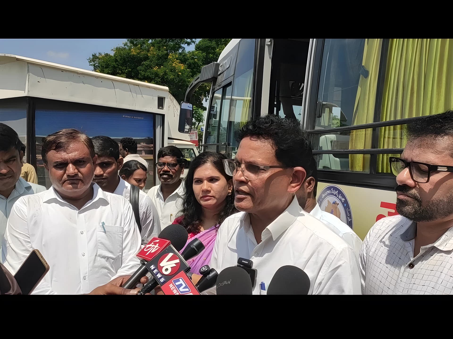 ప్రైవేట్ ఫీజుల నియంత్రణకు చట్టం తేవాలి: TPF