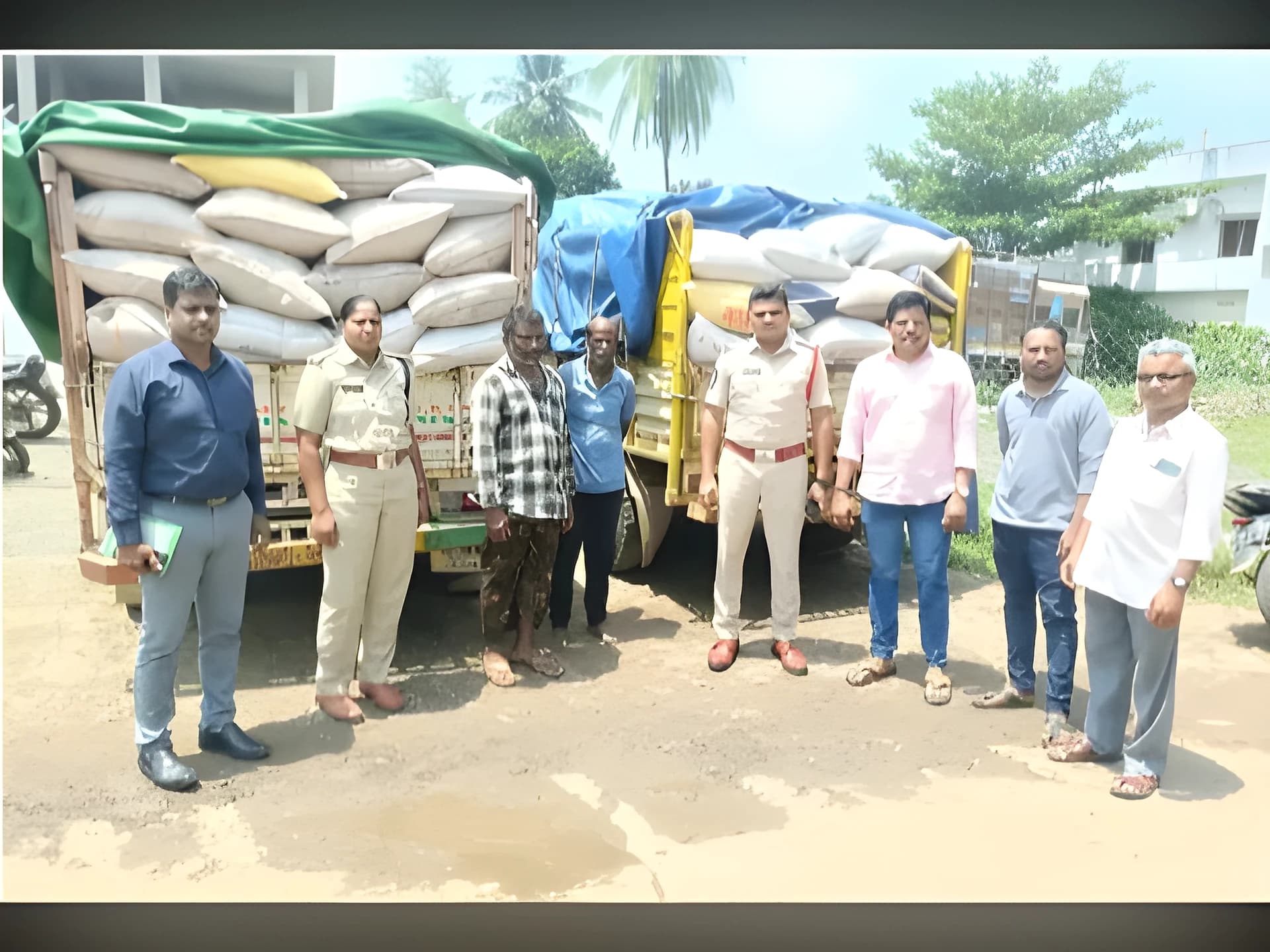 96 క్వింటాళ్ల PDS బియ్యం పట్టివేత..!