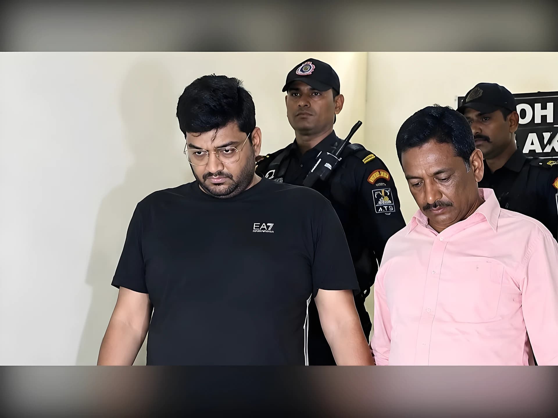 మహిళా కాంగ్రెస్ అధ్యక్షురాలి కొడుకు అరెస్ట్