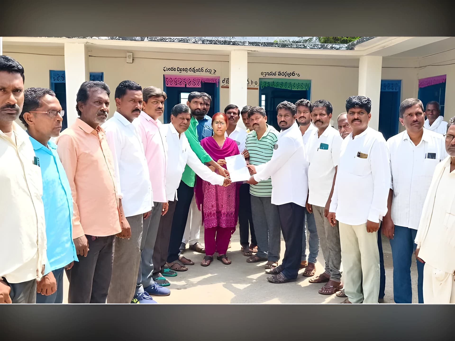 హామారా ప్రసాద్పై చర్యలు కోరి నిరసన