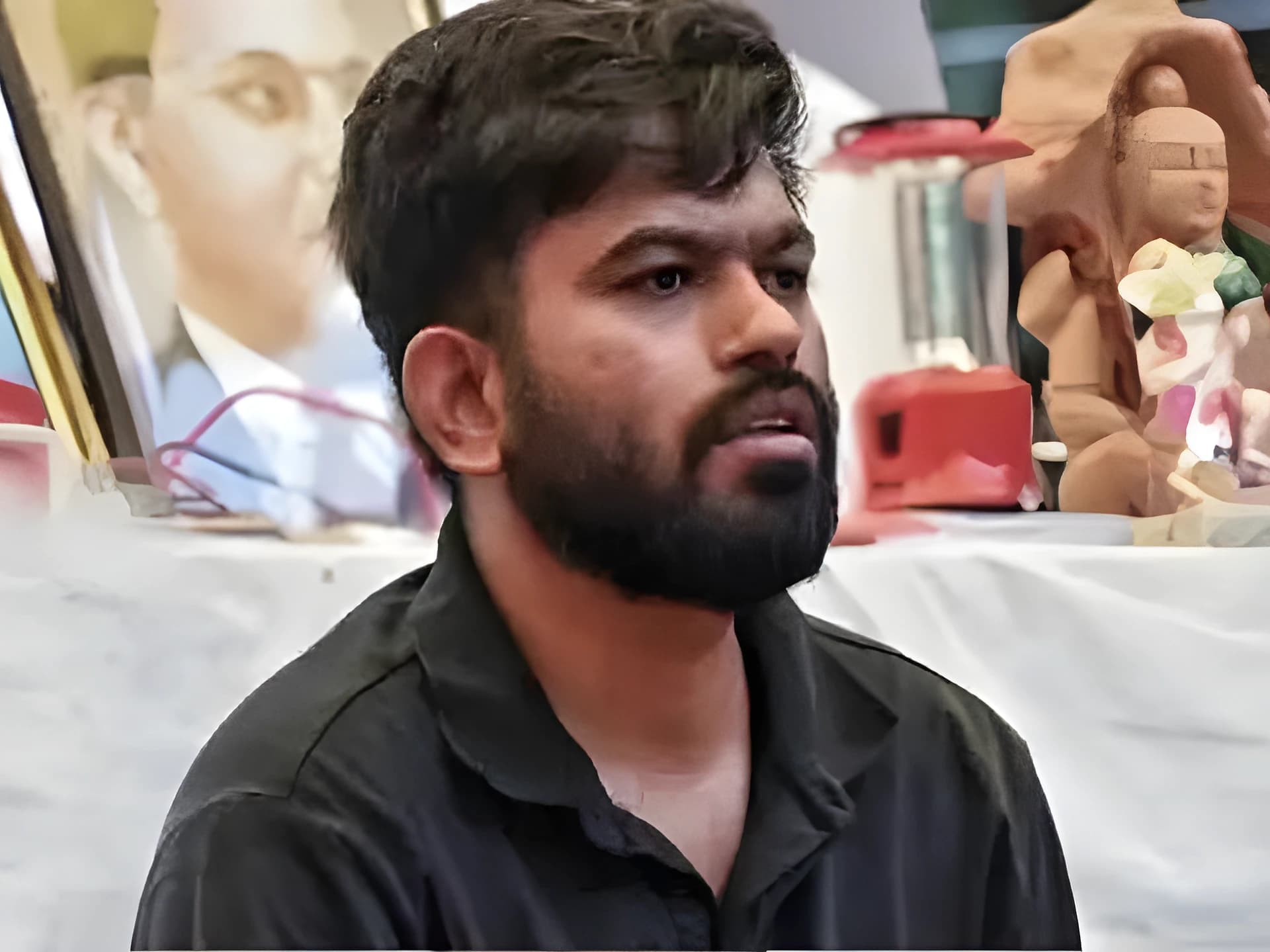 ఊరికి అభిజీత్ దీప్కే.. మరి ప్రొటెస్ట్?