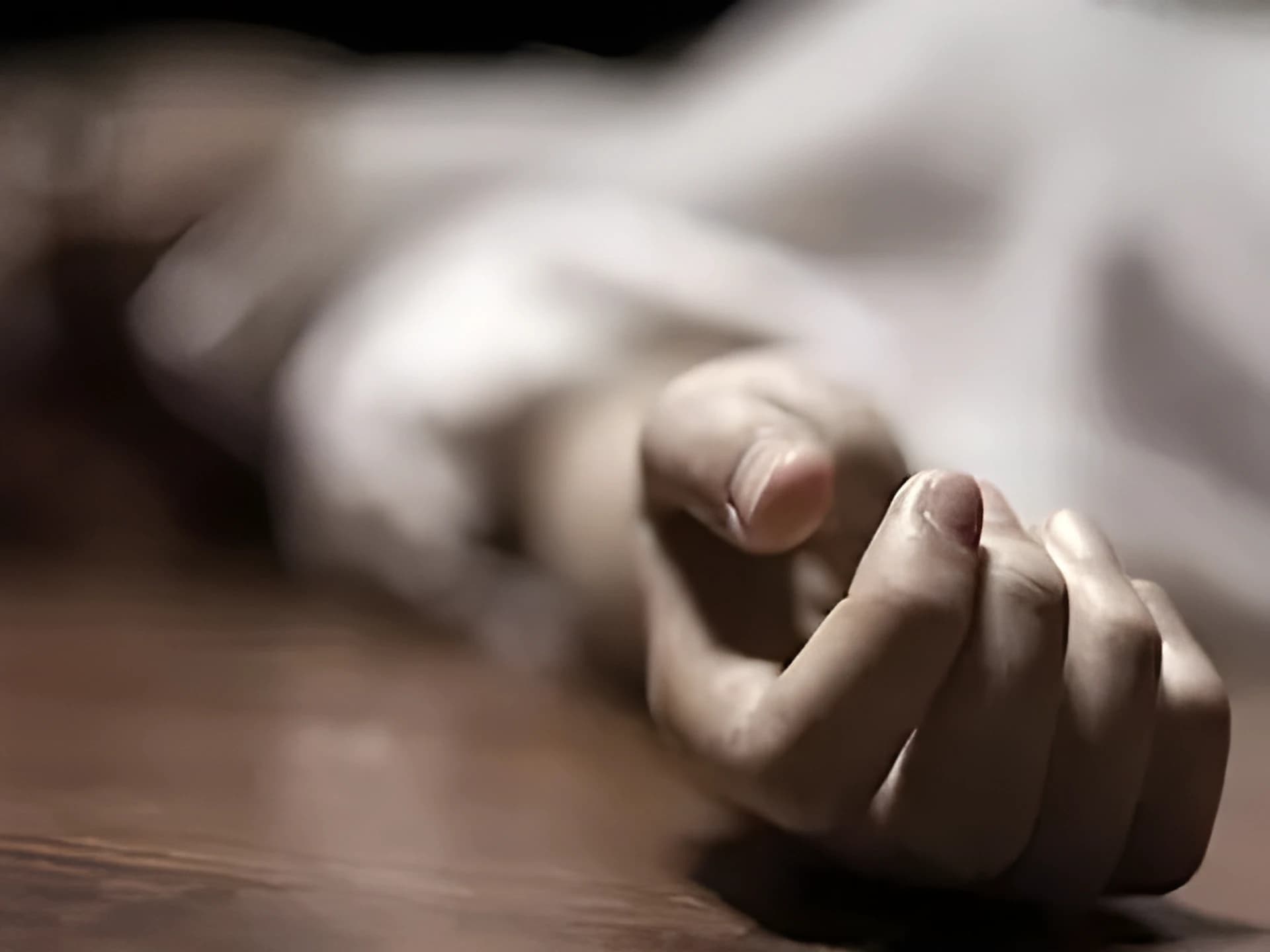 పాత కక్షలతో యువకుడి హత్య