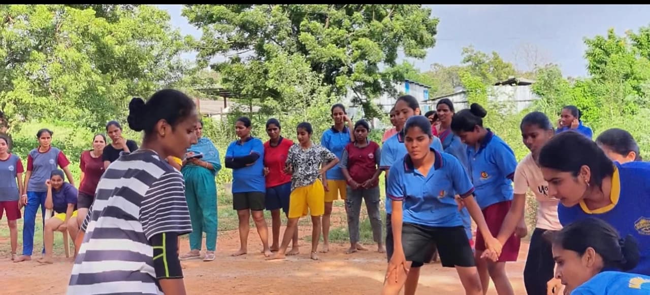 గురుకుల విద్యార్థులకు క్రీడా పోటీలు