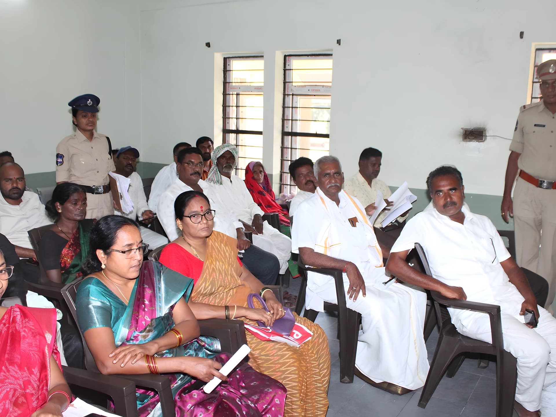 ప్రజావాణిలో 36 ఫిర్యాదులు.. సీపీ స్పందన