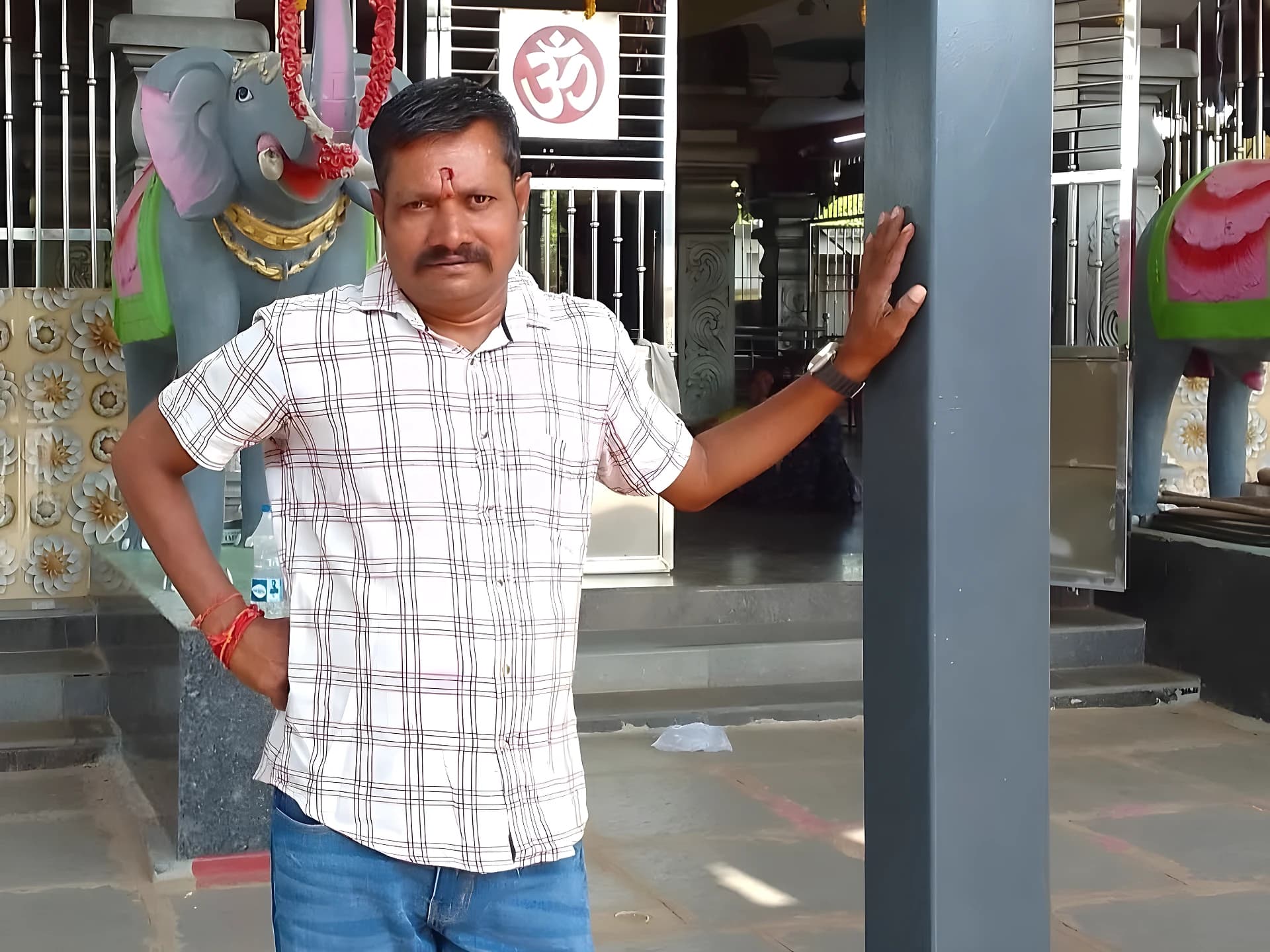 రోడ్డు ప్రమాదంలో ఒకరు మృతి