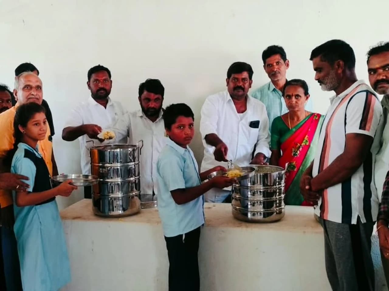ప్రభుత్వ పాఠశాలలో అల్పాహార పథకం ప్రారంభం