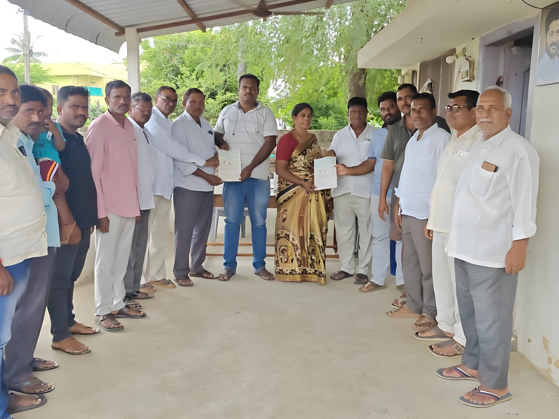 సీఎం సహాయనిధి చెక్కుల పంపిణీ