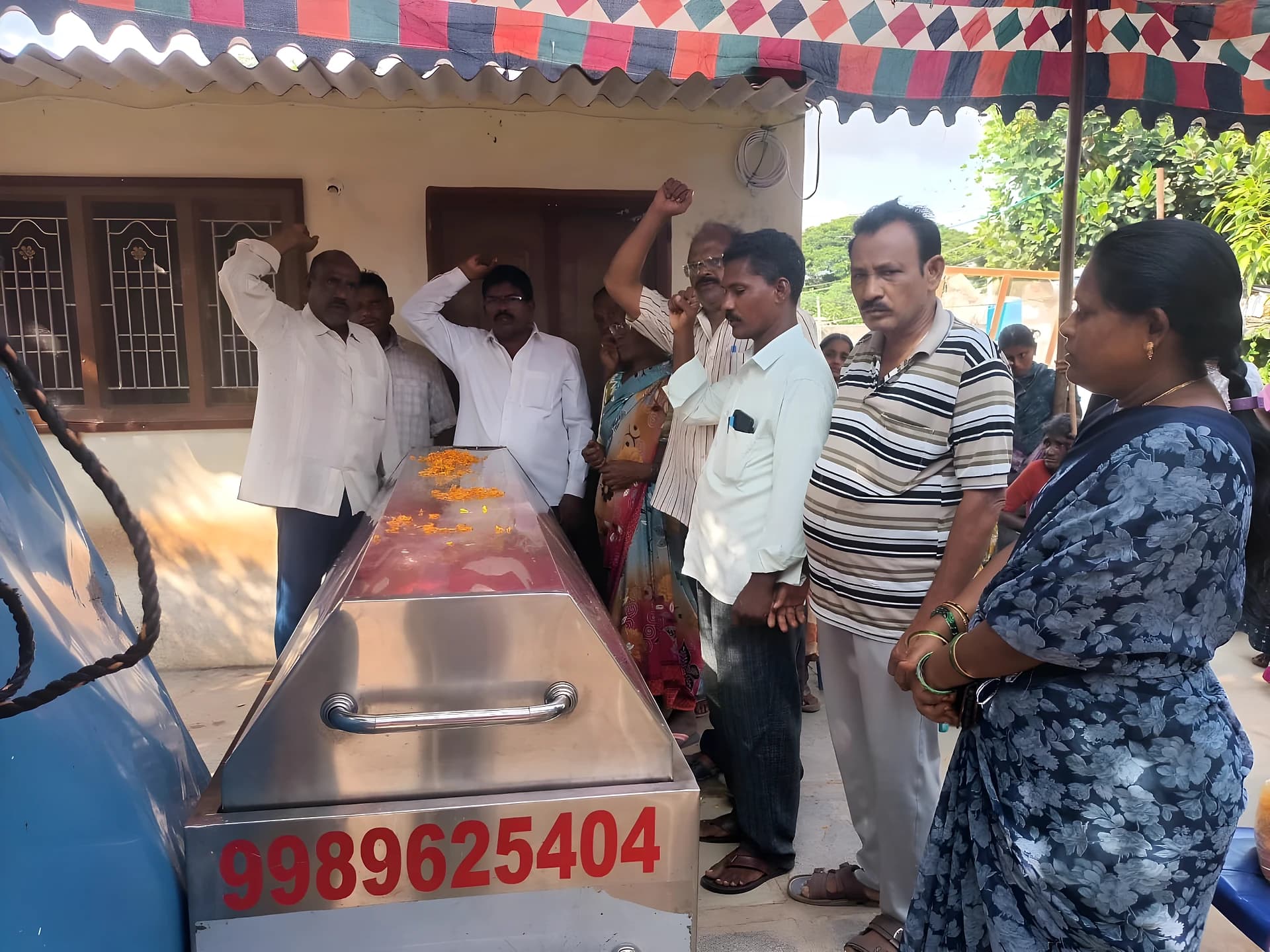 పశువుల లింగయ్యకు నివాళులు అర్పించిన నాయకులు