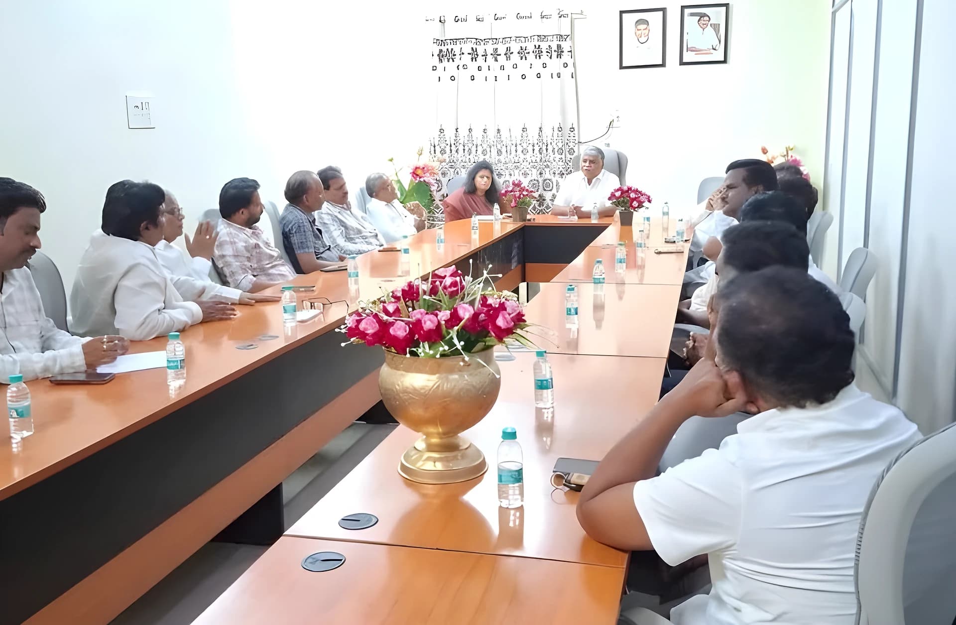 మిర్చి ఎగుమతుల సమస్యలపై మిర్చియార్డ్ చైర్మన్ సమావేశం