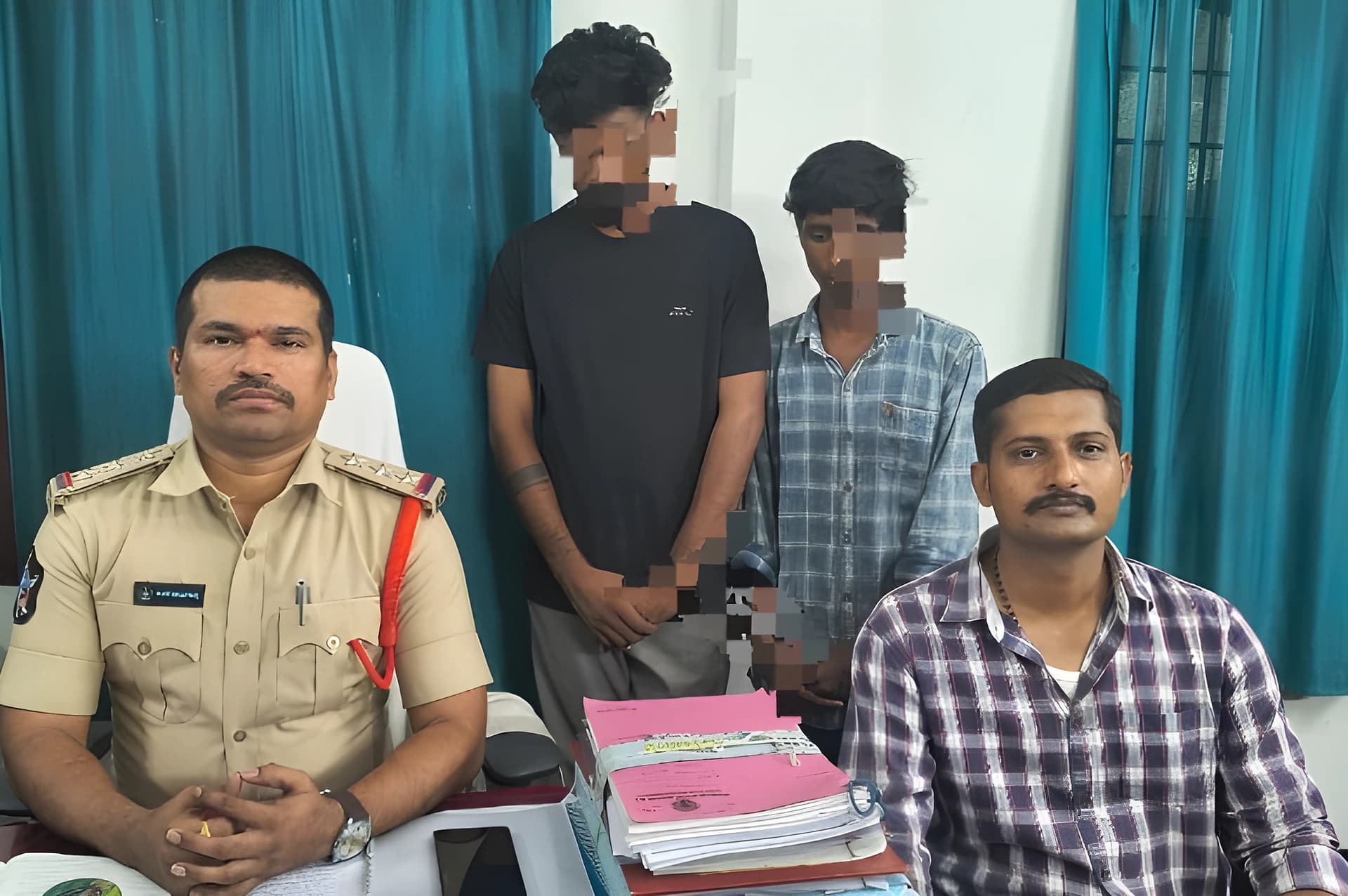 అంతర్ జిల్లాల బైక్ దొంగలు అరెస్ట్