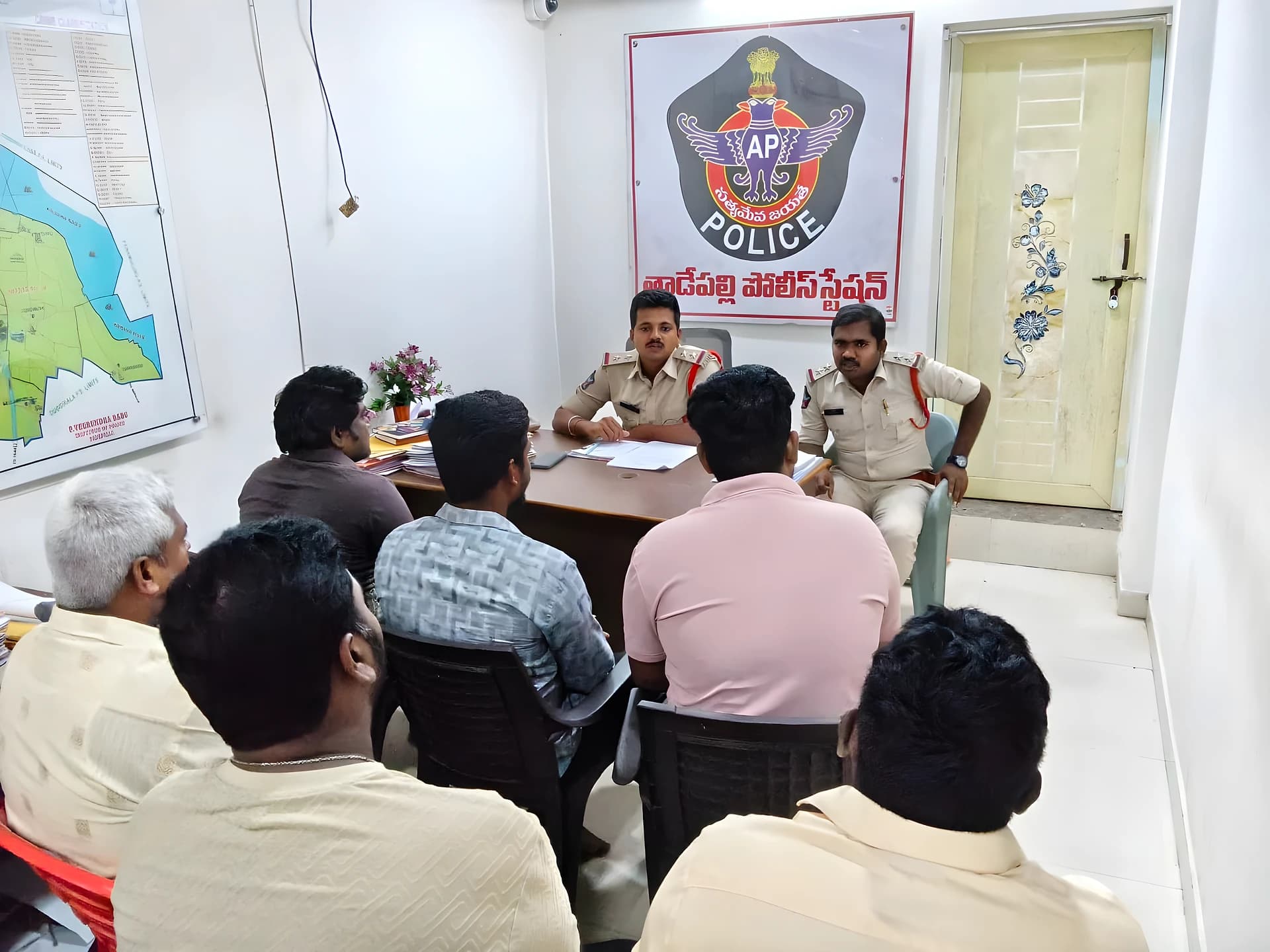 మైనర్లకు మద్యం అమ్మితే కఠిన చర్యలు