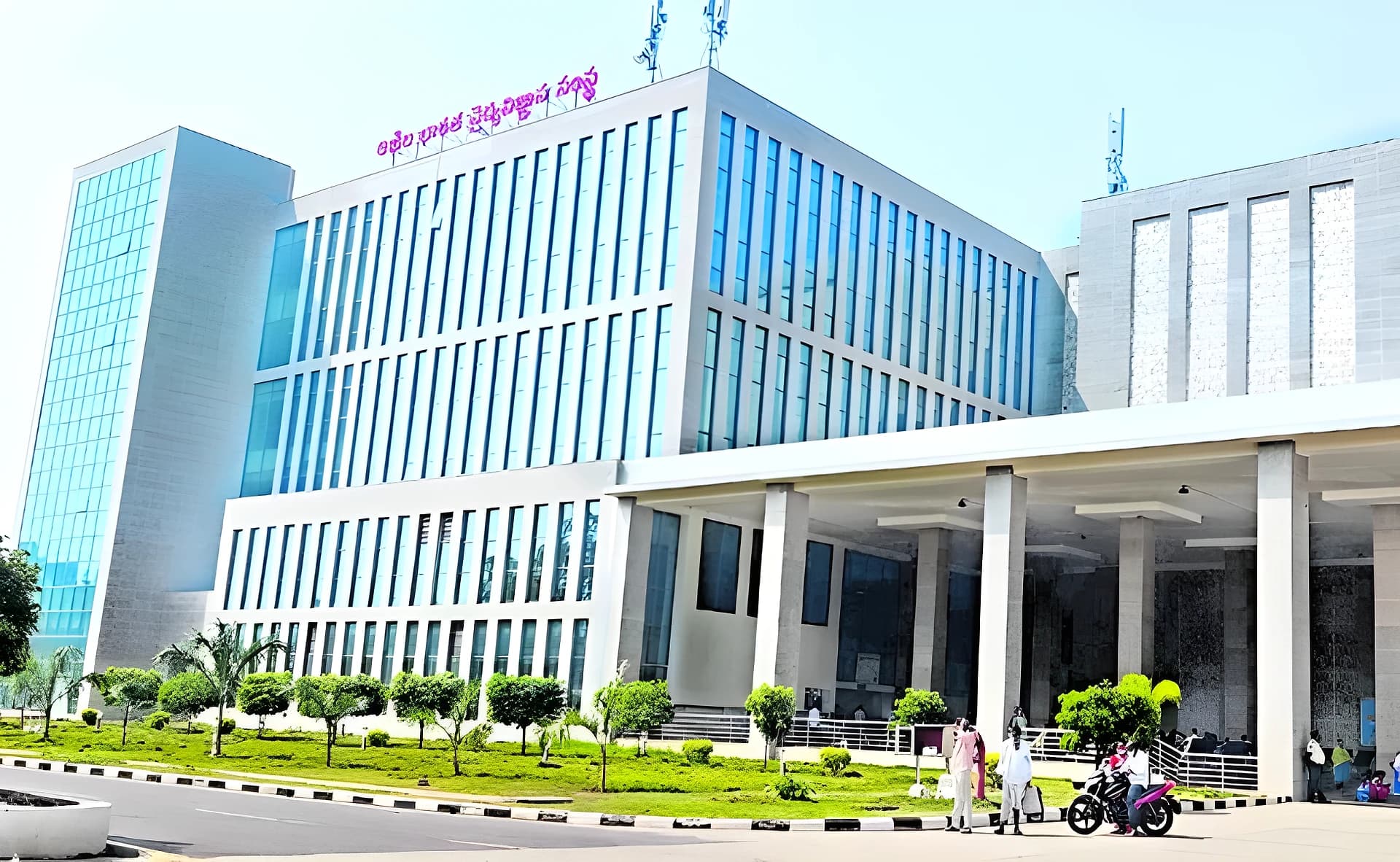అమరావతిలో రోడ్స్ నెక్స్ట్ లెవెల్