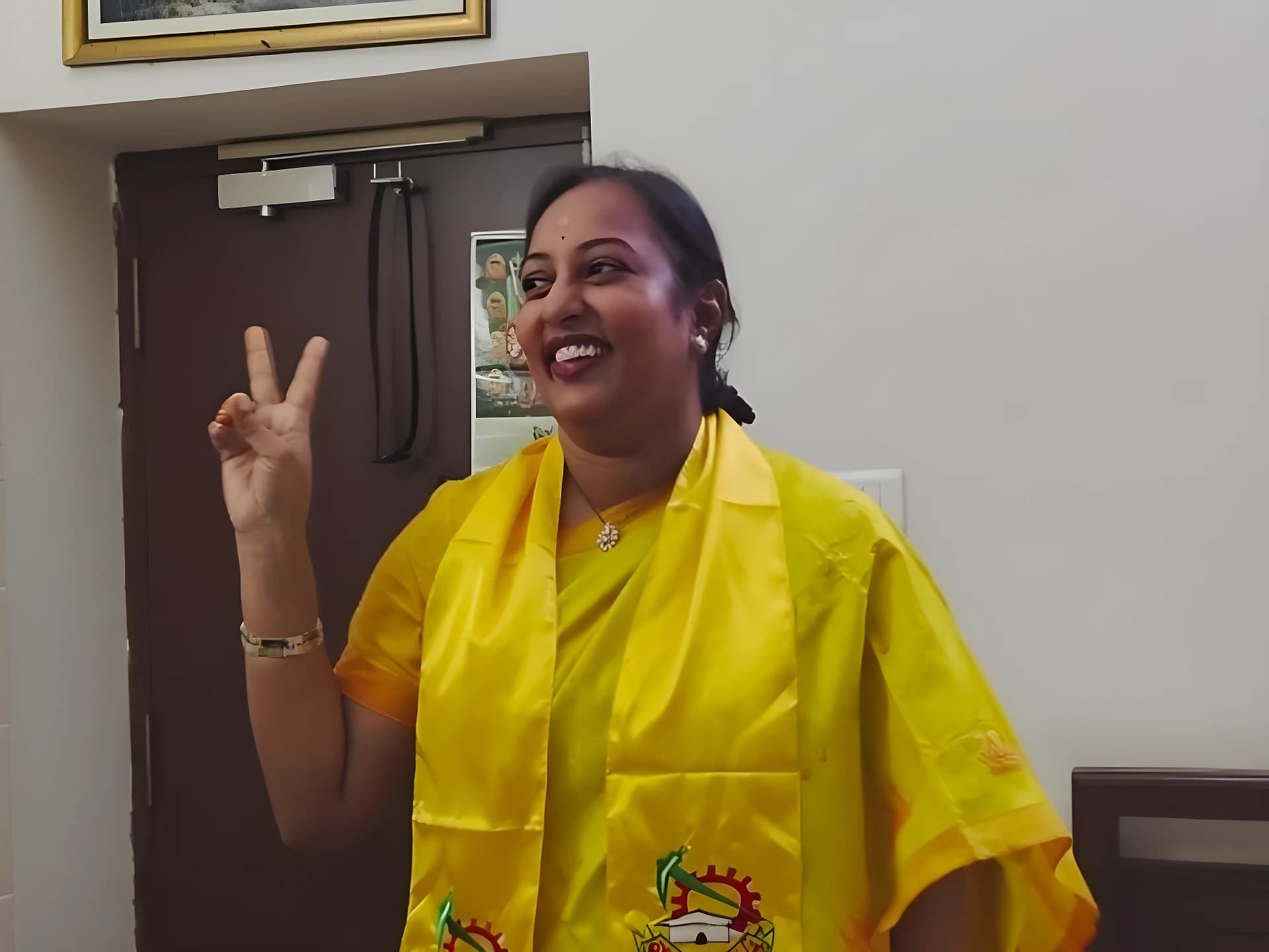 మేయర్ అభ్యర్థిగా కోవెలమూడి లక్ష్మి అపర్ణ