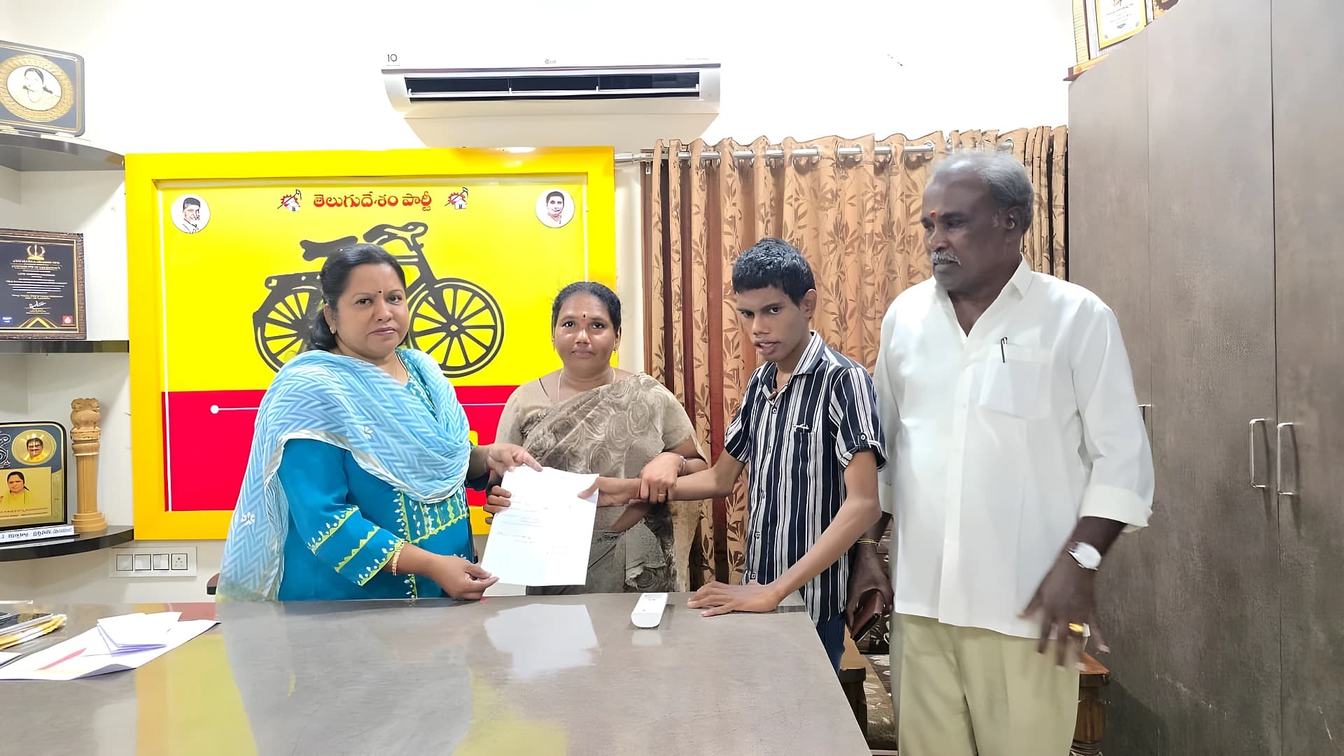 పెదశంఖర్లపూడిలో ప్రజా దర్బార్