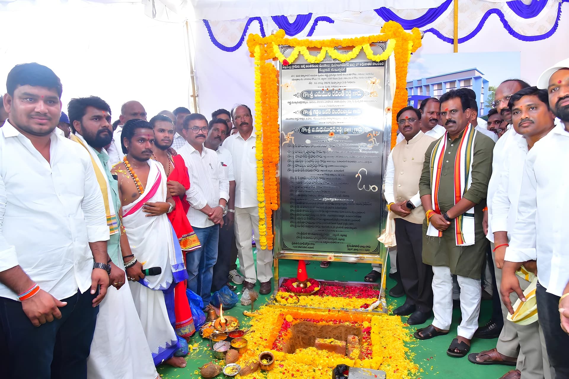 యువత ఉజ్వల భవిష్యత్తే లక్ష్యం: మంత్రి వివేక్
