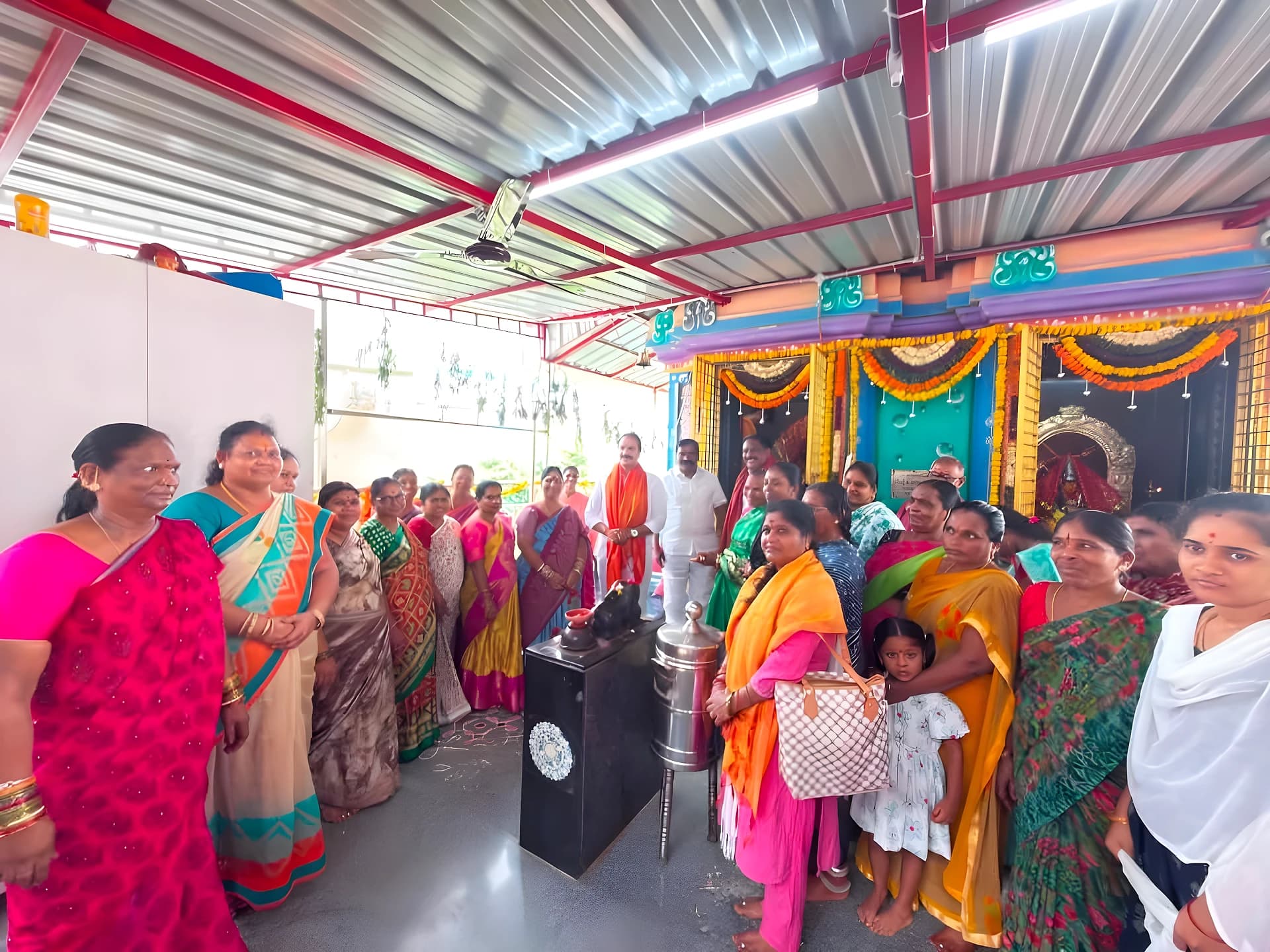 నల్లగండ్ల రేణుకా ఎల్లమ్మ ఆలయంలో బోనాల వేడుకలు