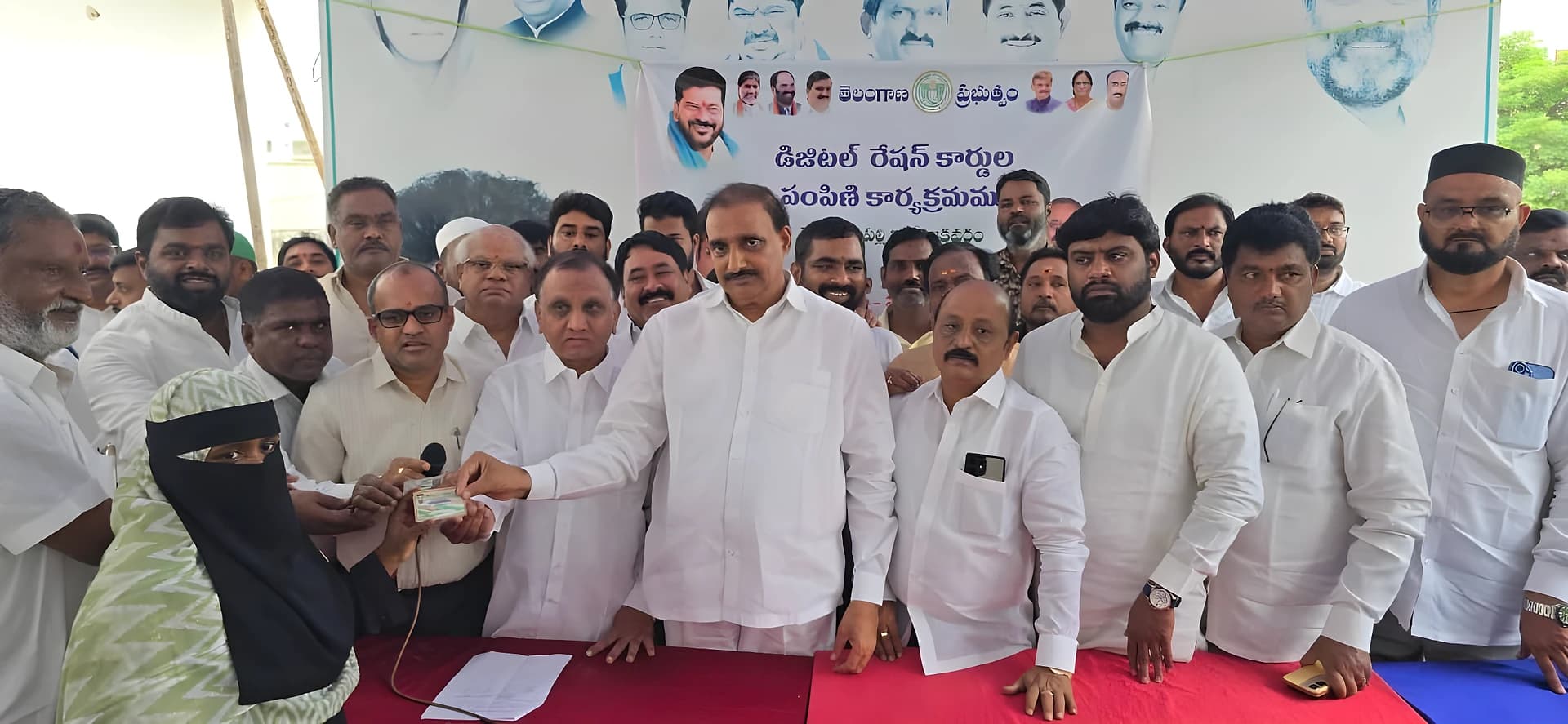 అర్హులందరికీ స్మార్ట్ రేషన్ కార్డులు: పీఏసీ ఛైర్మన్