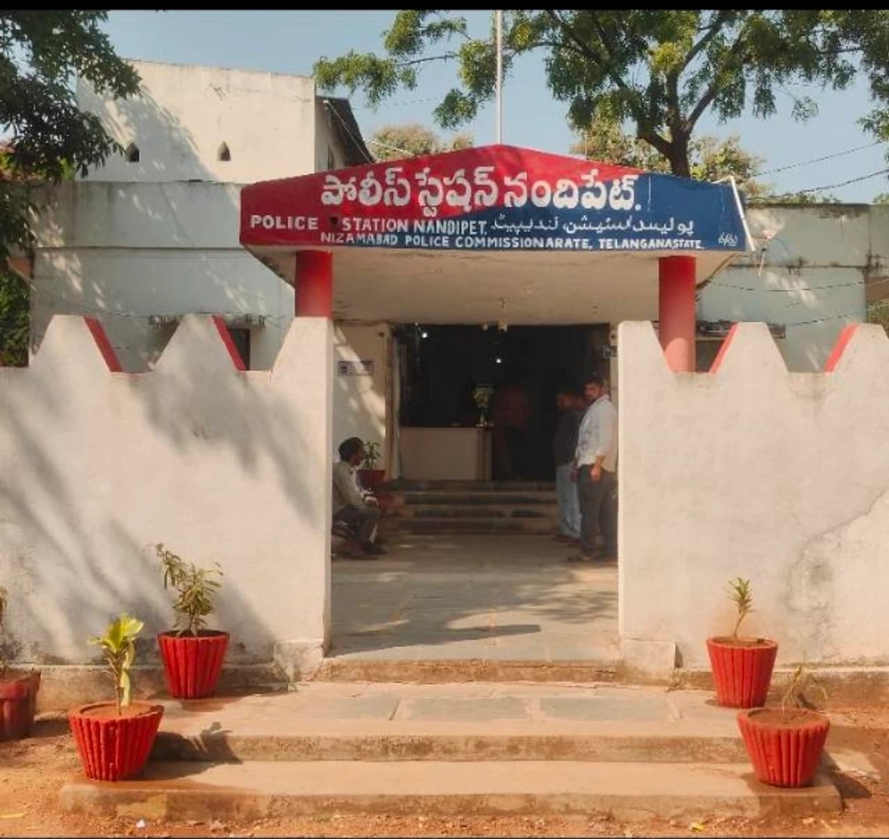 నందిపేట్లో రేషన్ బియ్యం సీజ్..! అక్రమ రవాణాపై ఉక్కుపాదం