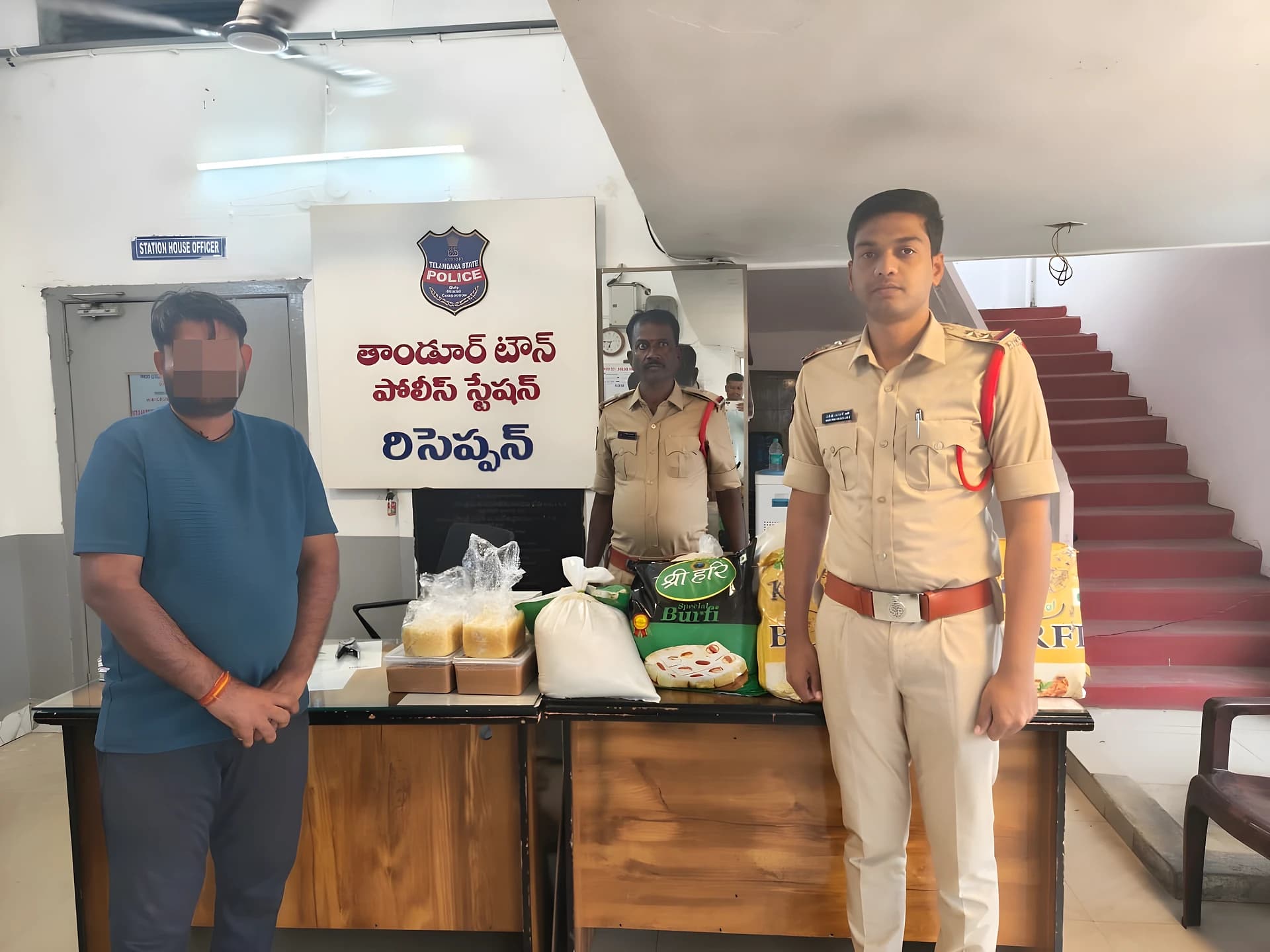 కల్తీ కోవా అక్రమ రవాణా.. 174 కిలోల పదార్థాలు స్వాధీనం