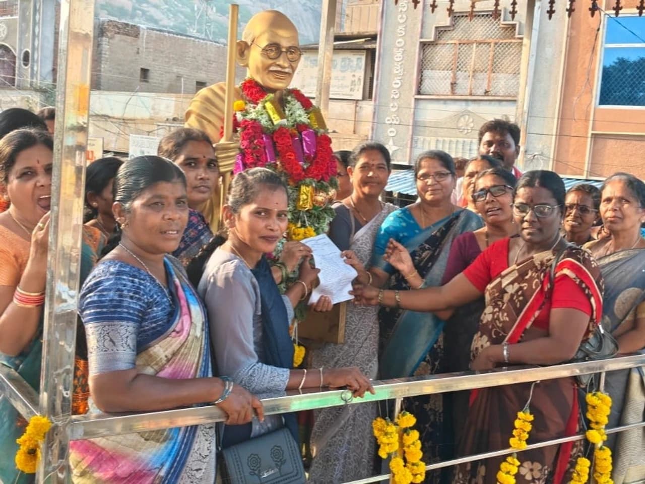 అంగన్వాడీల ఆందోళన