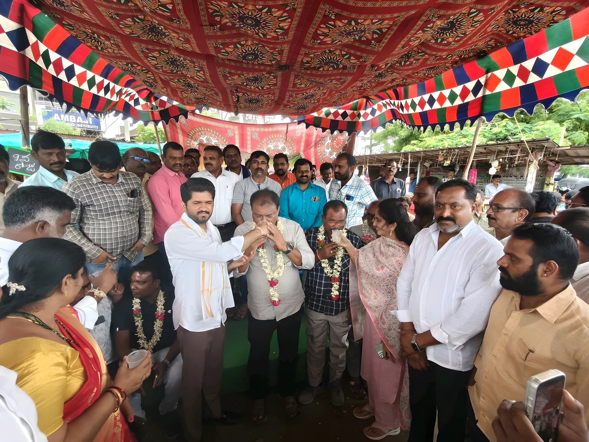 జర్నలిస్టులకు ఇళ్ల పట్టాలు ఇస్తాం : కాంగ్రెస్ నేత ప్రణవ్