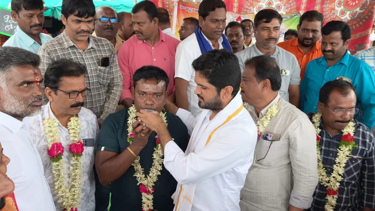 జర్నలిస్టులకు ఇళ్ల పట్టాలు ఇస్తాం : కాంగ్రెస్ నేత ప్రణవ్