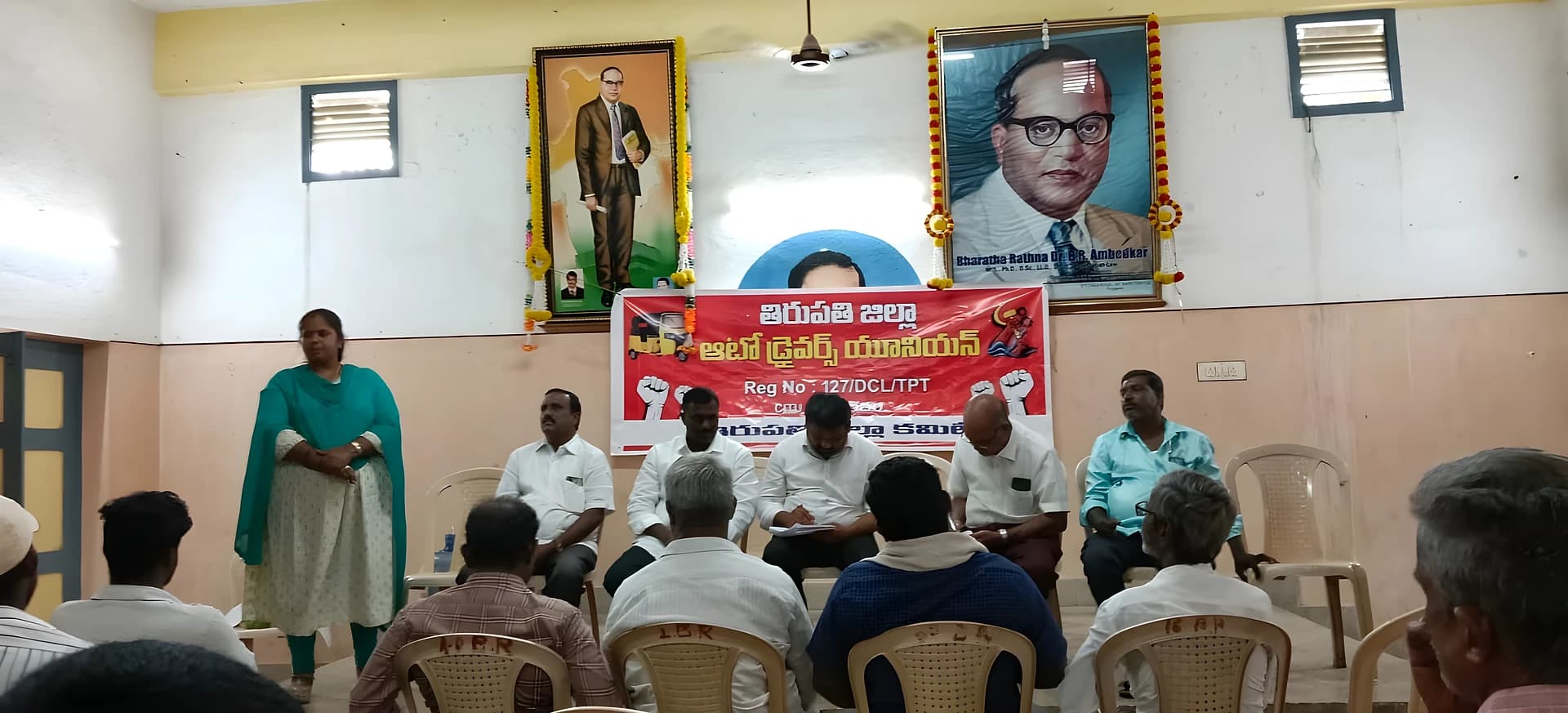 మహిళా ఆటో డ్రైవర్లకు సంక్షేమ బోర్డు కావాలి