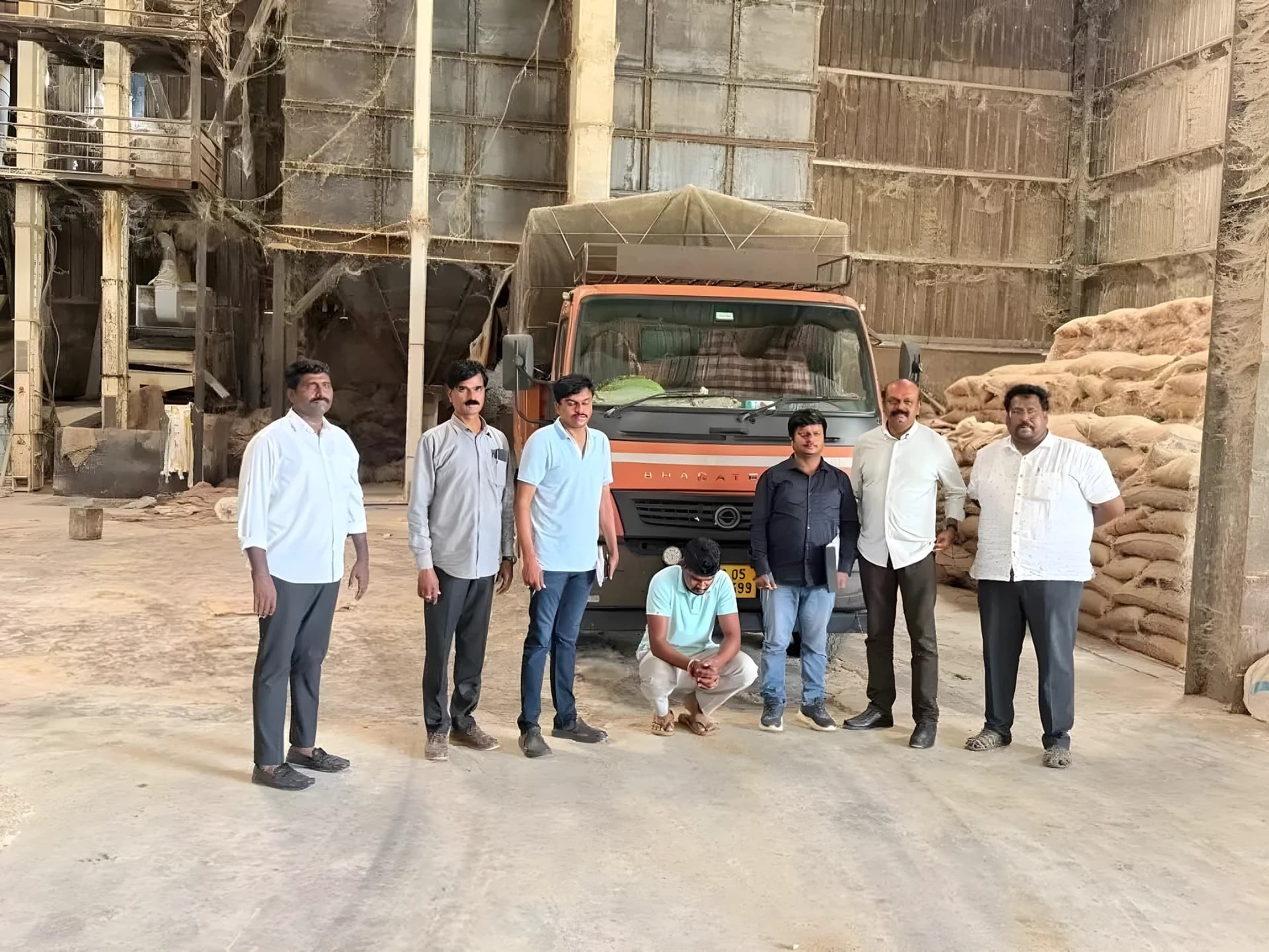 400 క్వింటాళ్ల పీడీఎస్ బియ్యం పట్టివేత