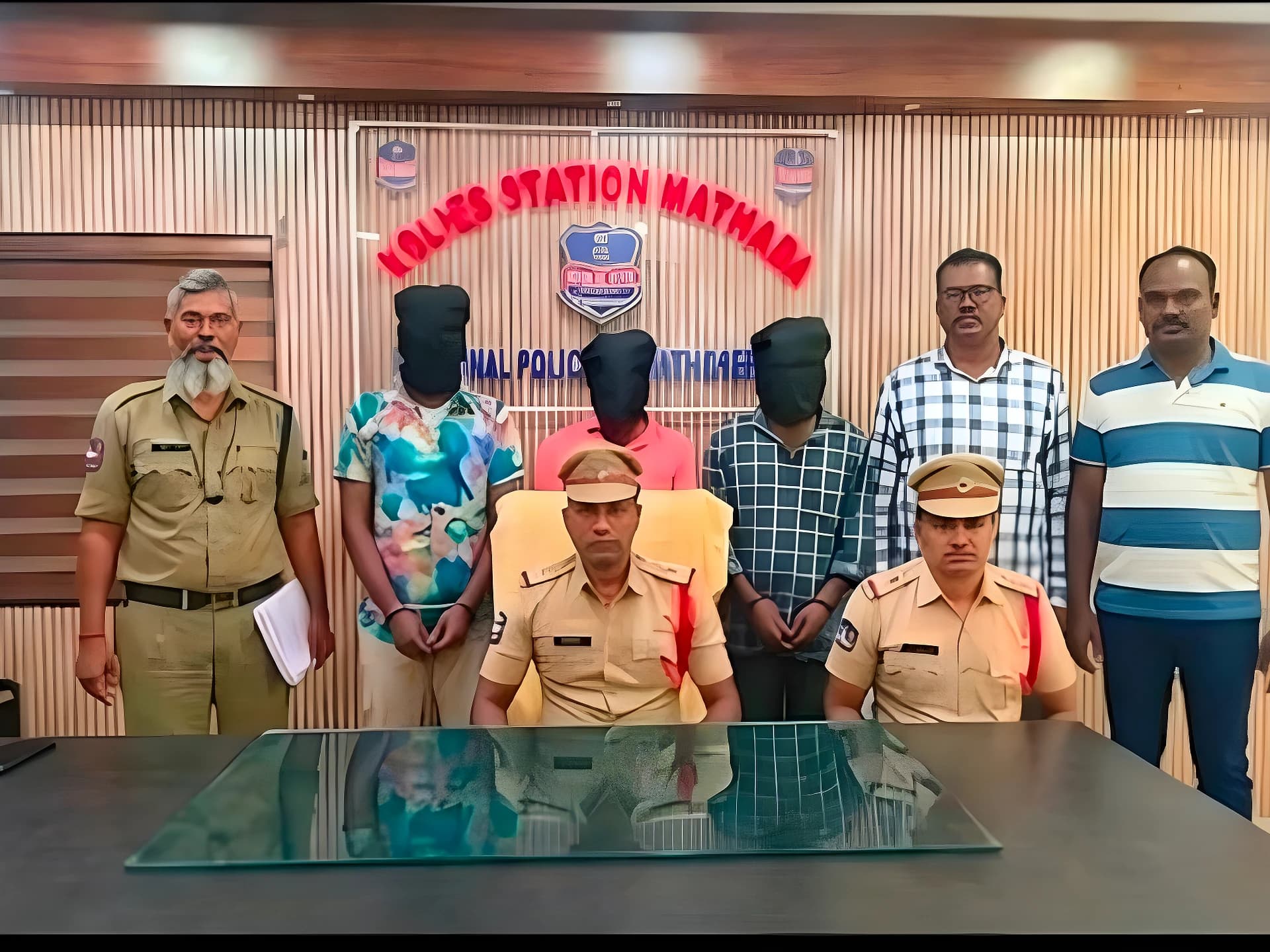 మహిళకు మత్తుమందు ఇచ్చి దొంగతనం